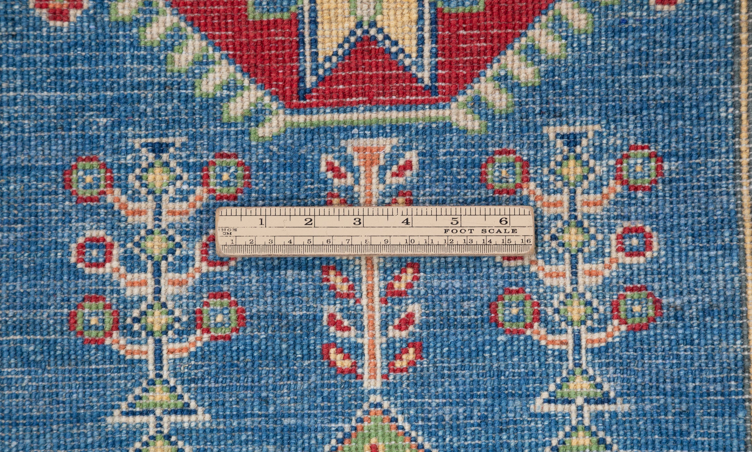 Wool pile close-up of blue & ivory Kazak-inspired wool runner 29655.