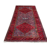 Persian Houpa Zanjan Rug, lengthwise view, hand-knotted wool with red colouring. SKU 30175.