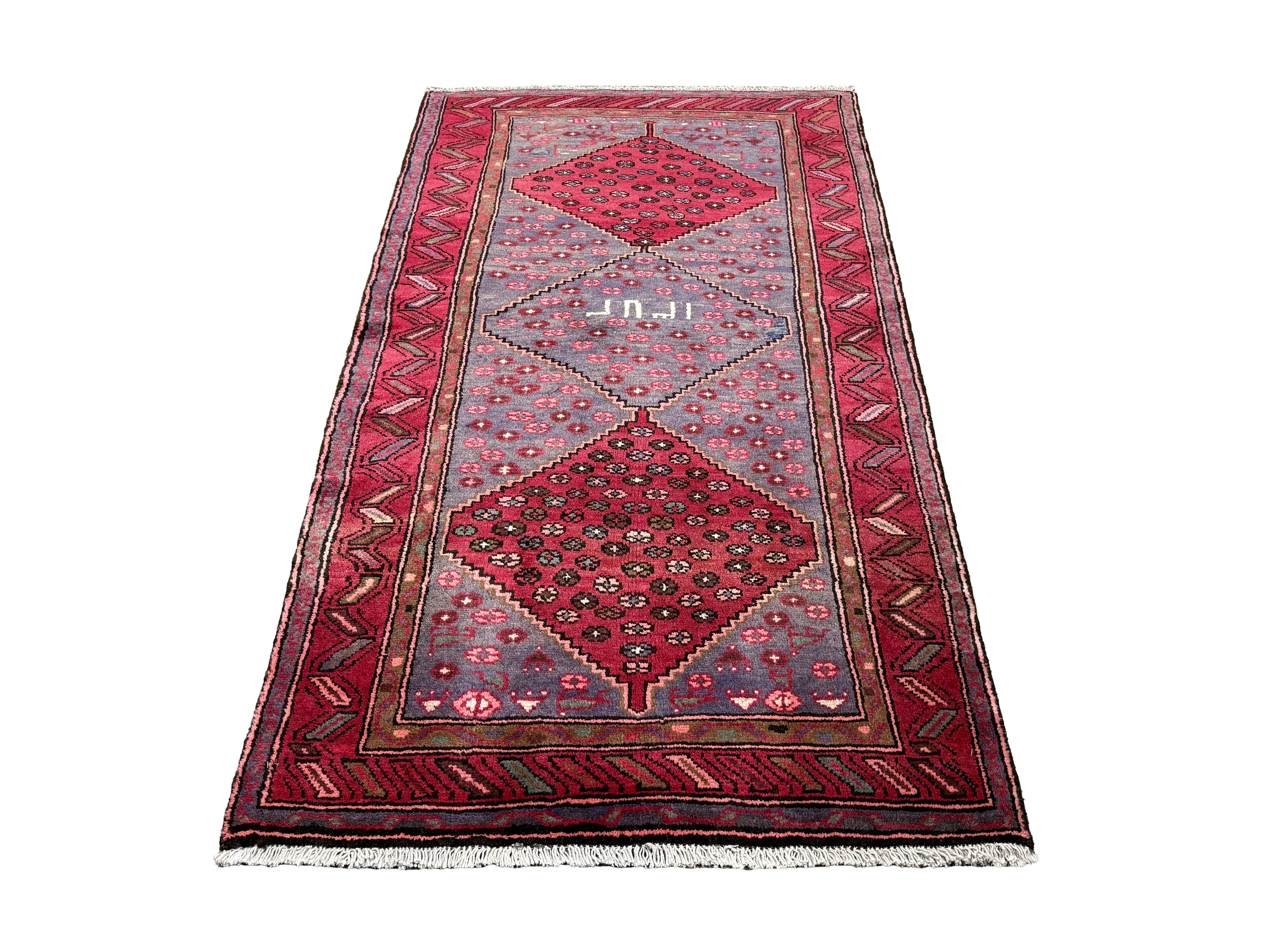 Persian Houpa Zanjan Rug, lengthwise view, hand-knotted wool with red colouring. SKU 30175.