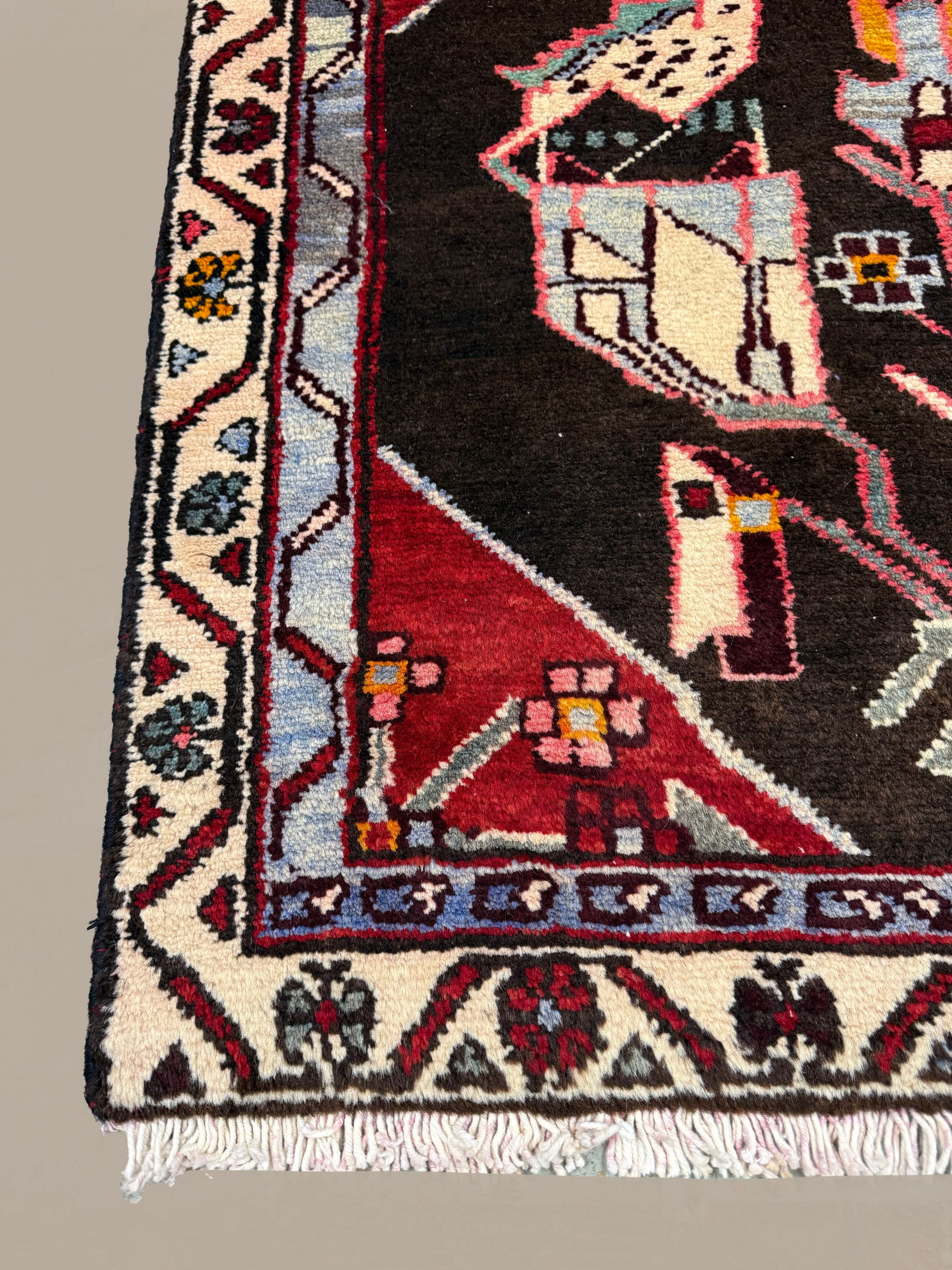 Persian Tafresh Rug, border and fringe detail, hand-knotted wool with blue colouring. SKU 30195.