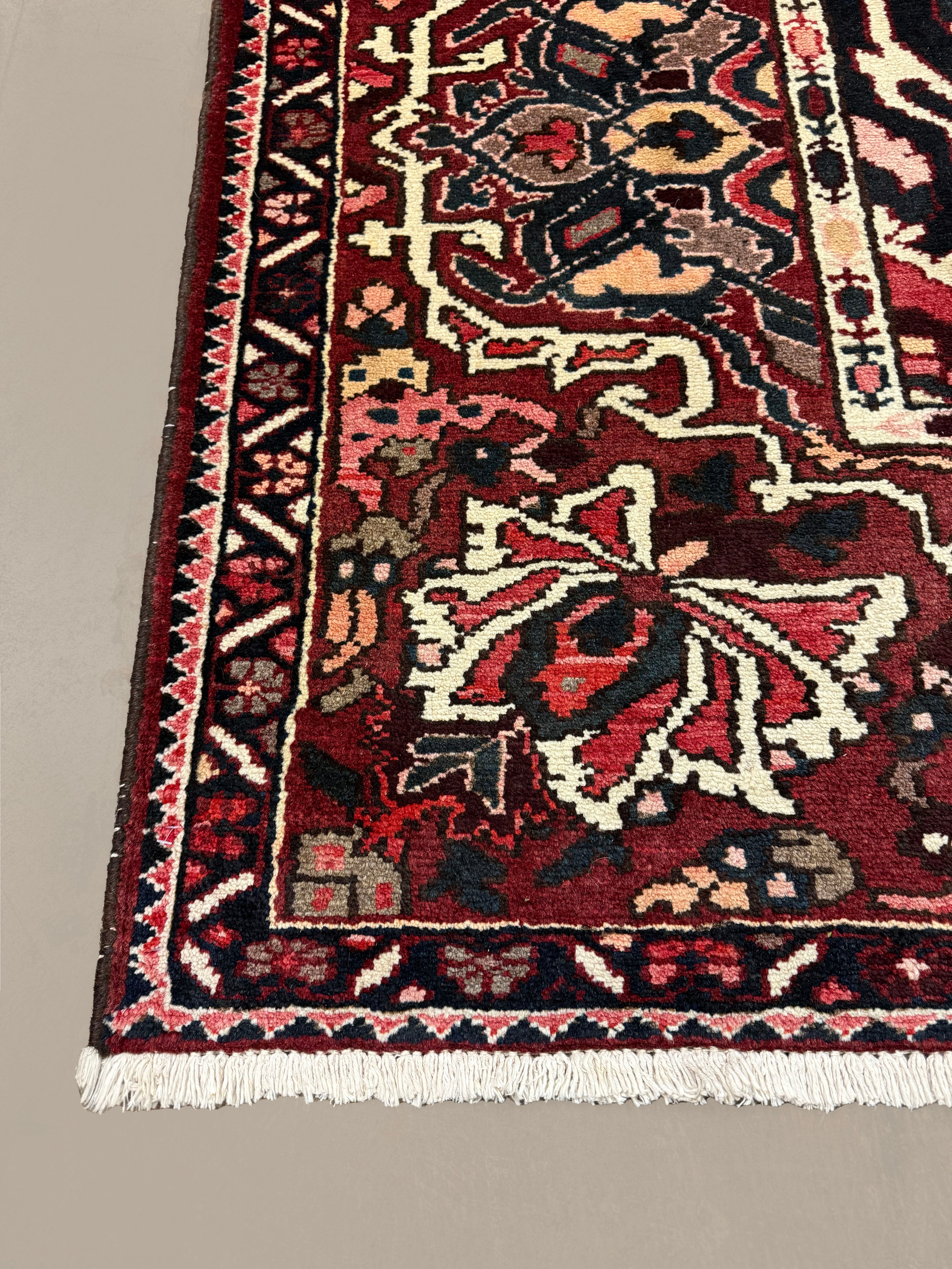 Vintage Chaleshtor Bakhtiari Wool Rug. Edited documentary rug photograph; SKU 30536; source IMG_7308.