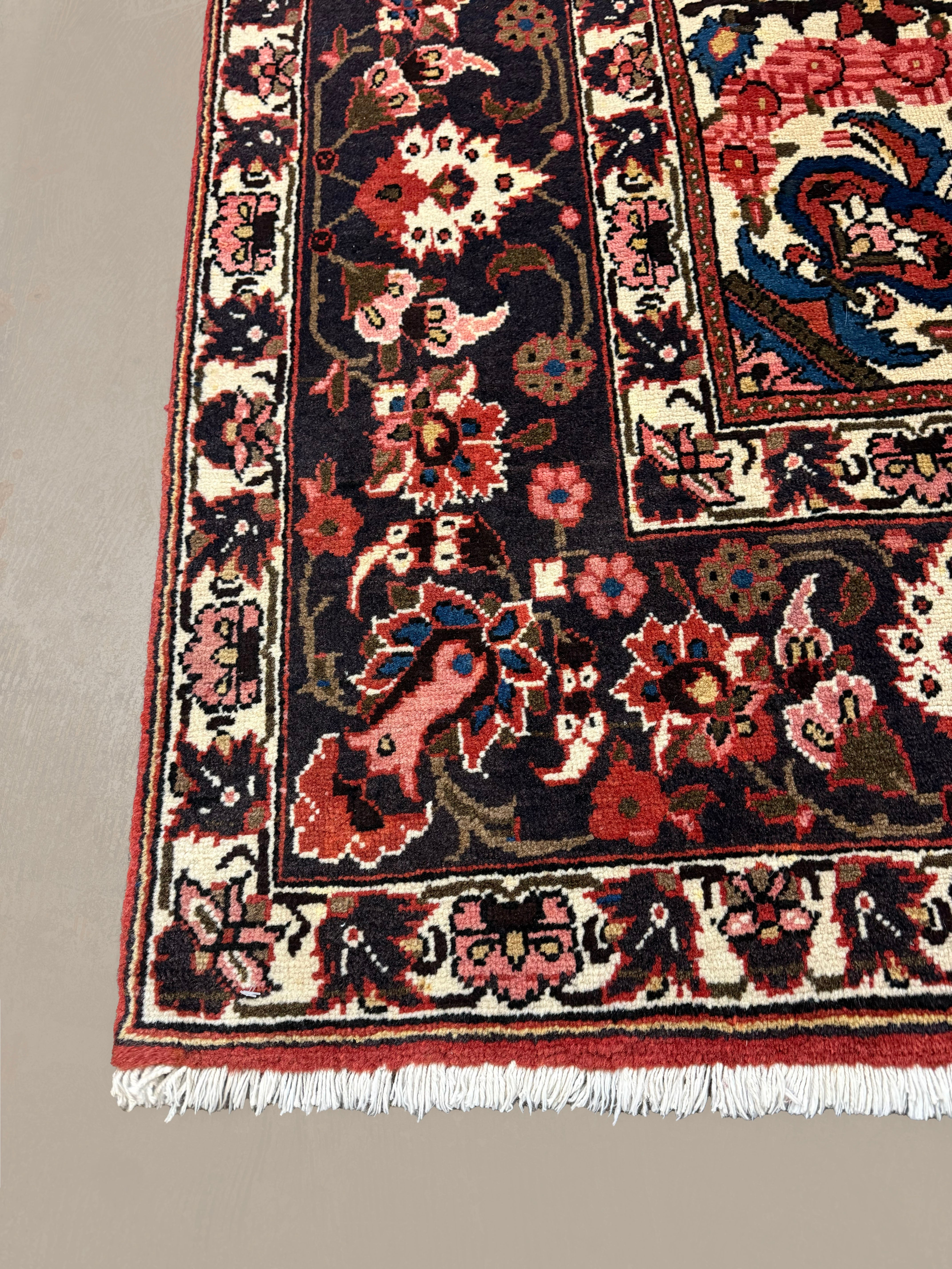 Vintage Chaleshtor Bakhtiari Wool Rug. Edited documentary rug photograph; SKU EE 1.1547; source IMG_7291.