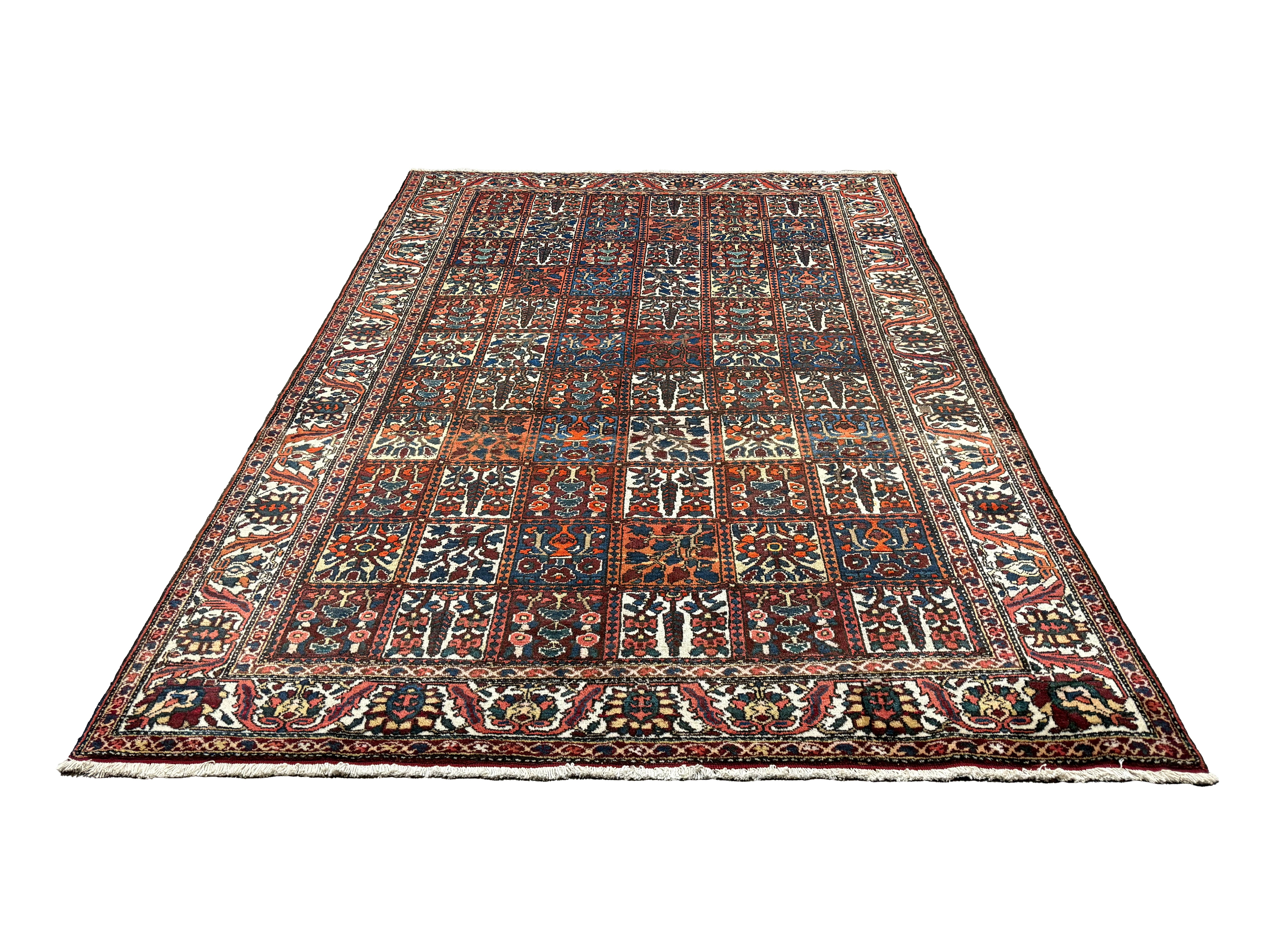 Vintage Shalamzar Bakhtiari Wool Rug. Edited documentary rug photograph; SKU EE 32215; source IMG_7430.