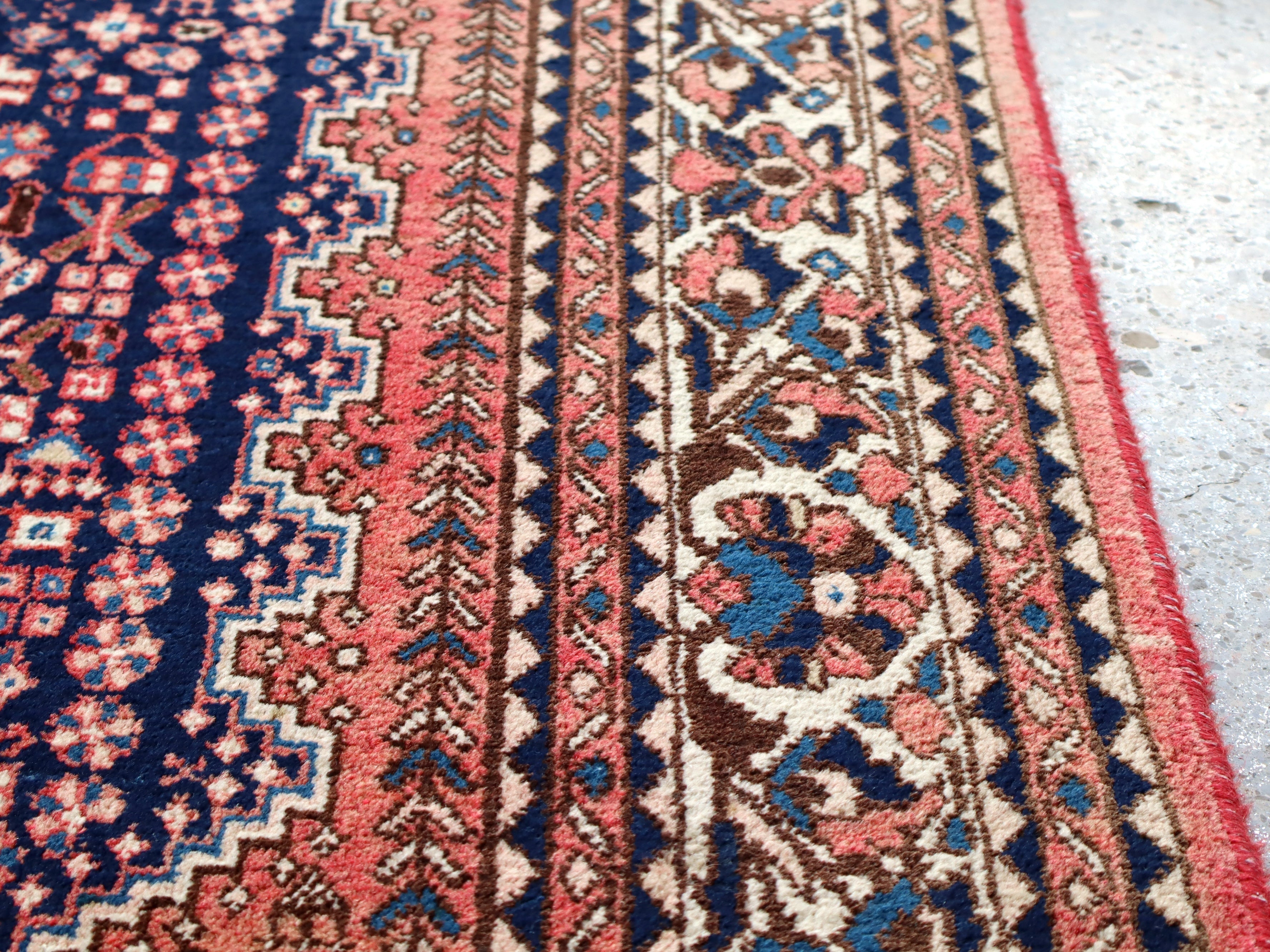 Persian Abadeh Rug | 6' 7" x 10' 0" Rug the Rock