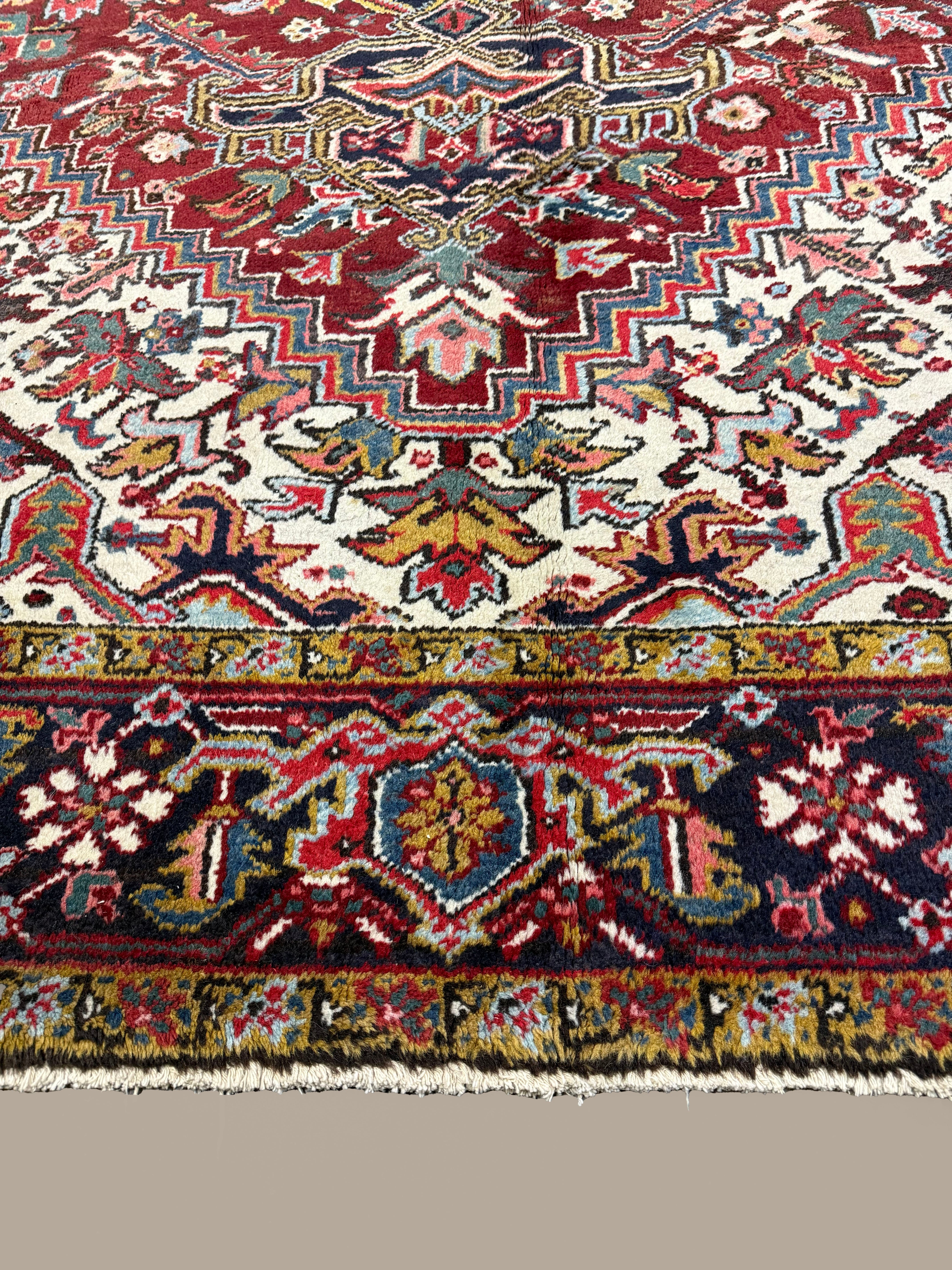 Vintage Bakhshayesh Rug, close-up of the border and fringe, hand-knotted wool pile. SKU NH 142844.