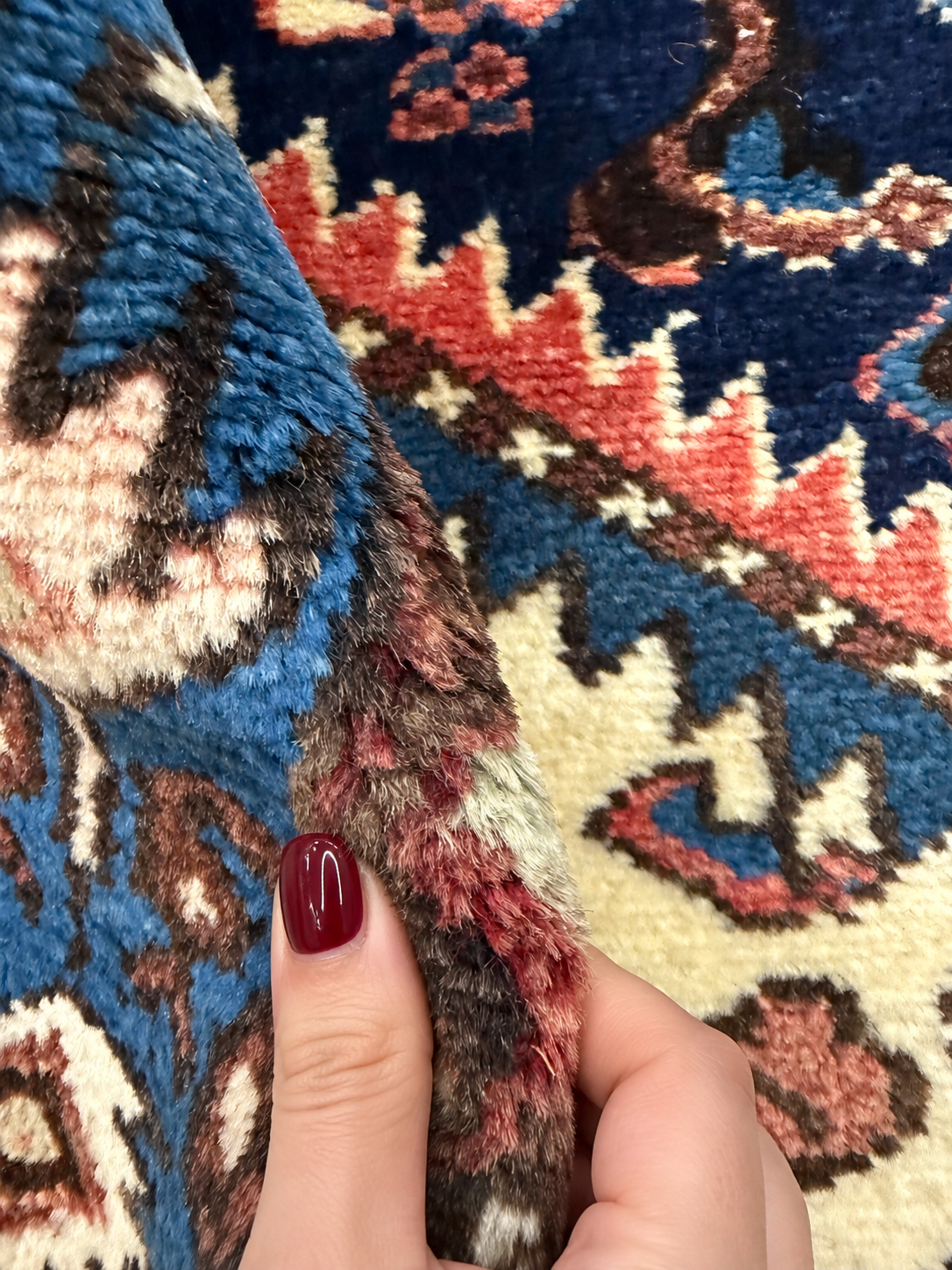 Vintage Hamadan Runner — Elongated Medallion on Dark Blue. Rug pile and texture detail; SKU PP 101392; source IMG_7663.
