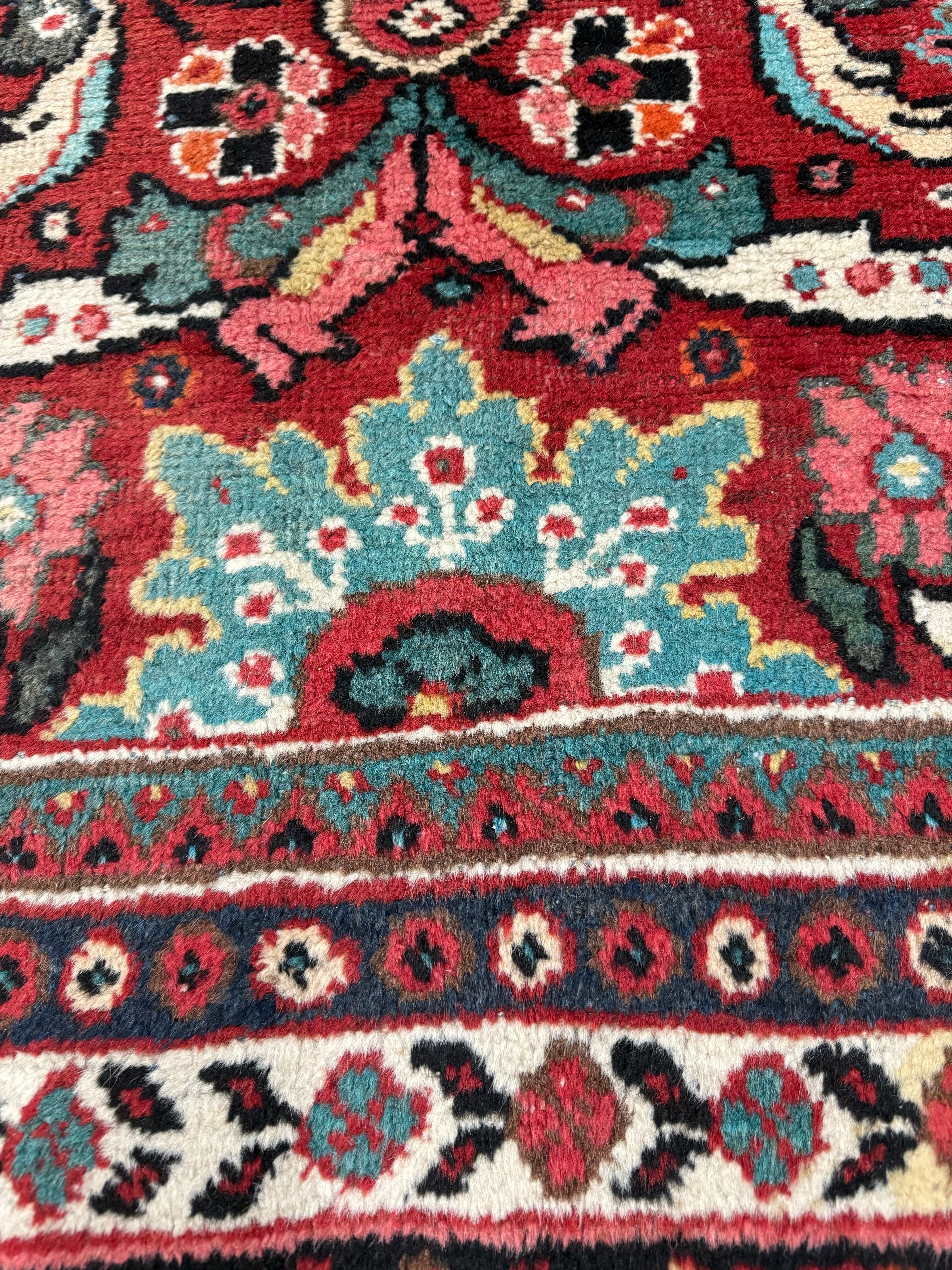 Vintage Meshkabad Rug. Original rug photograph; SKU PP108513; source IMG_7966.