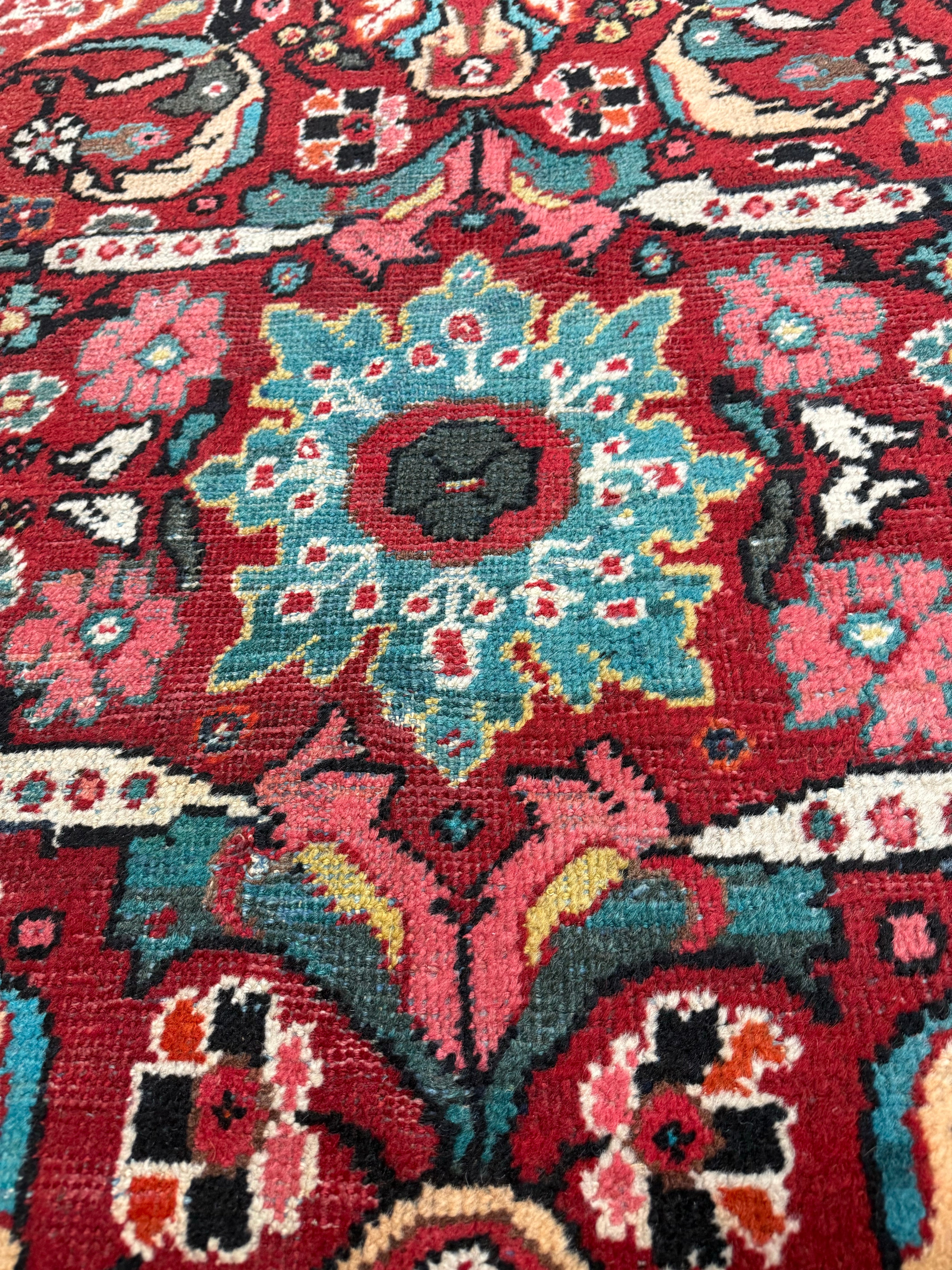 Vintage Meshkabad Rug. Original rug photograph; SKU PP108513; source IMG_7974.