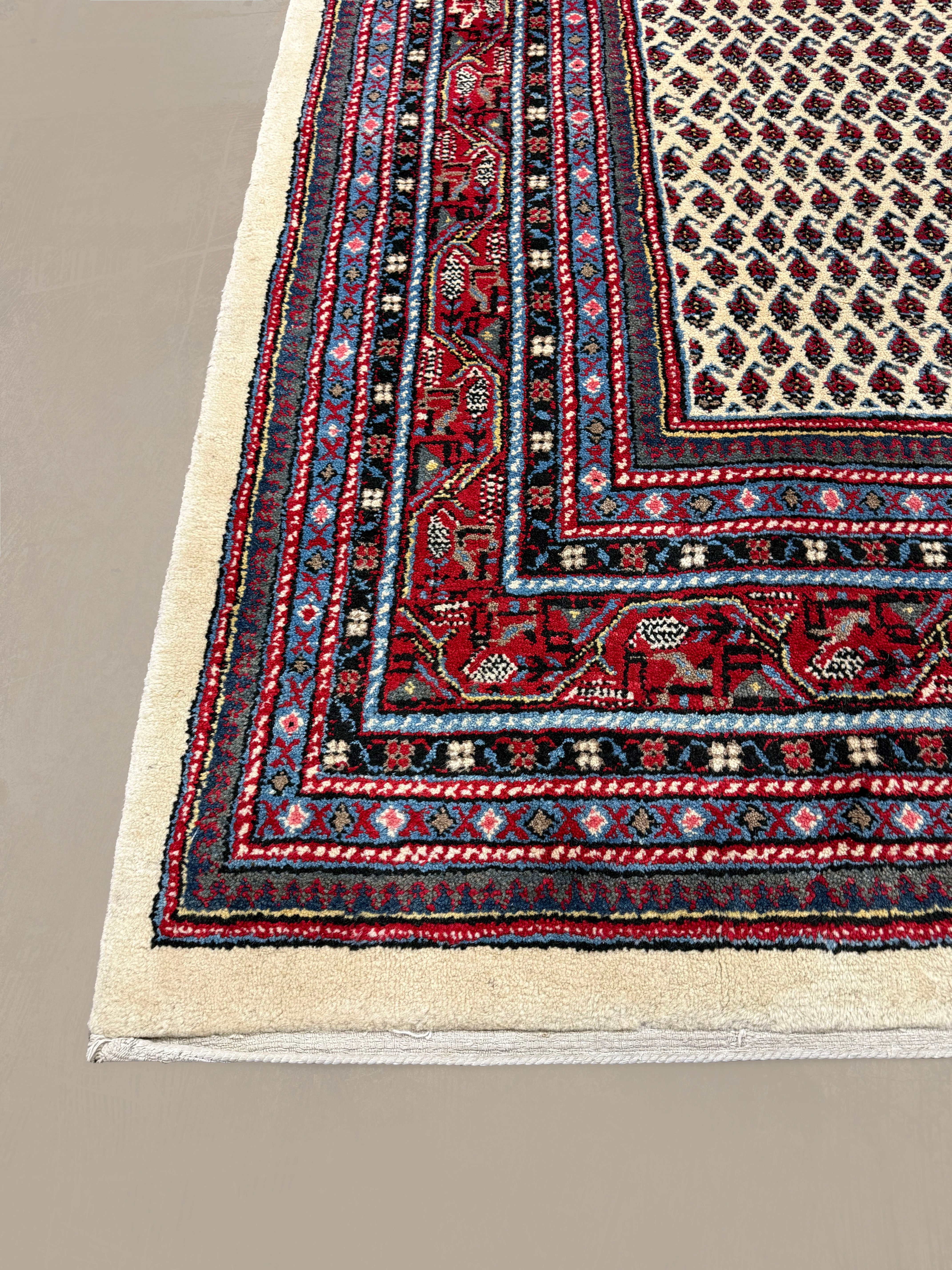 Vintage Arak Boteh Mir Rug, corner, border and fringe detail, hand-knotted wool pile. SKU PP 100232.