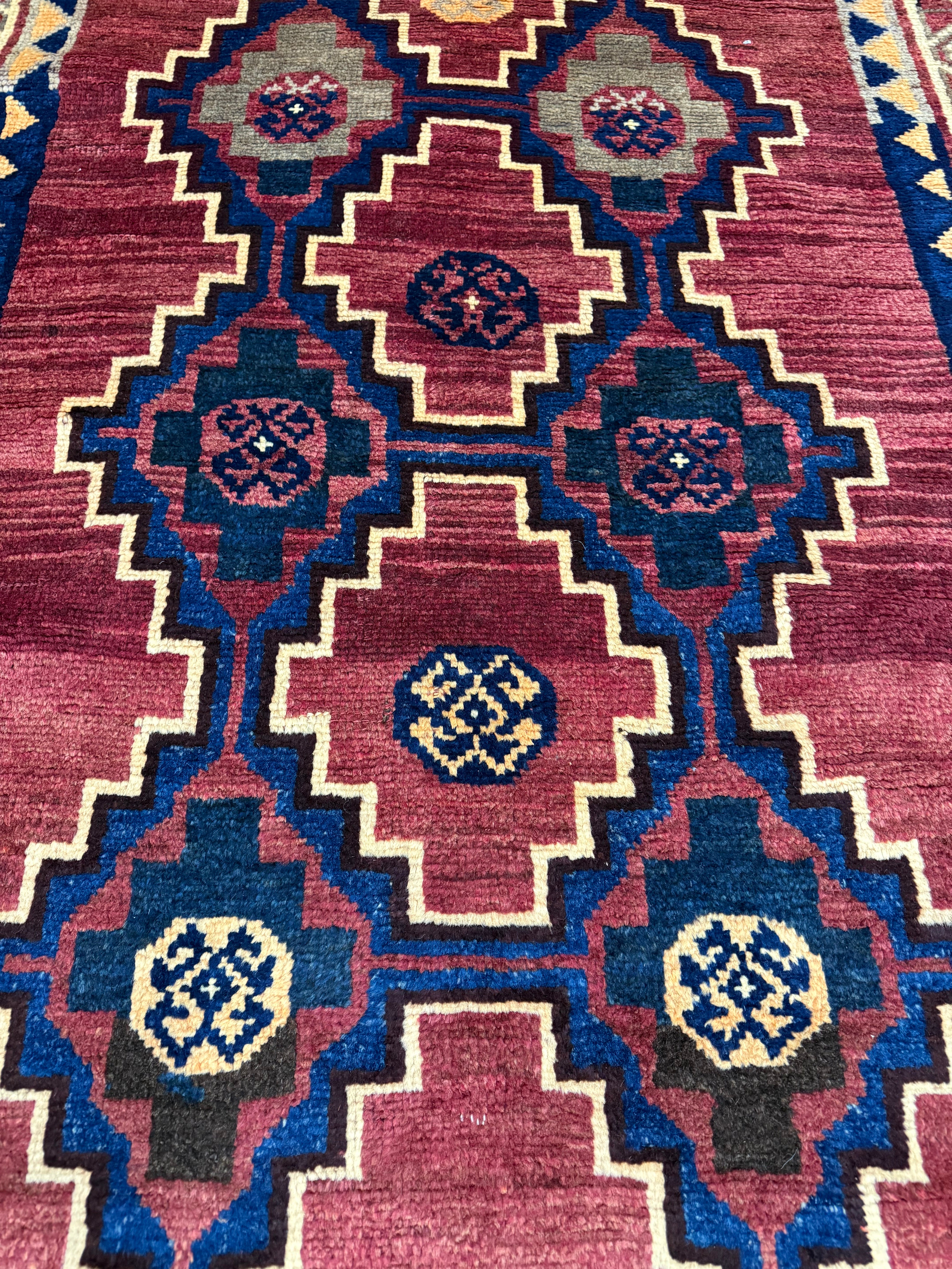 Vintage Sirjan Luri Wool Runner. Original rug photograph; SKU RR 32366; source IMG_7511.