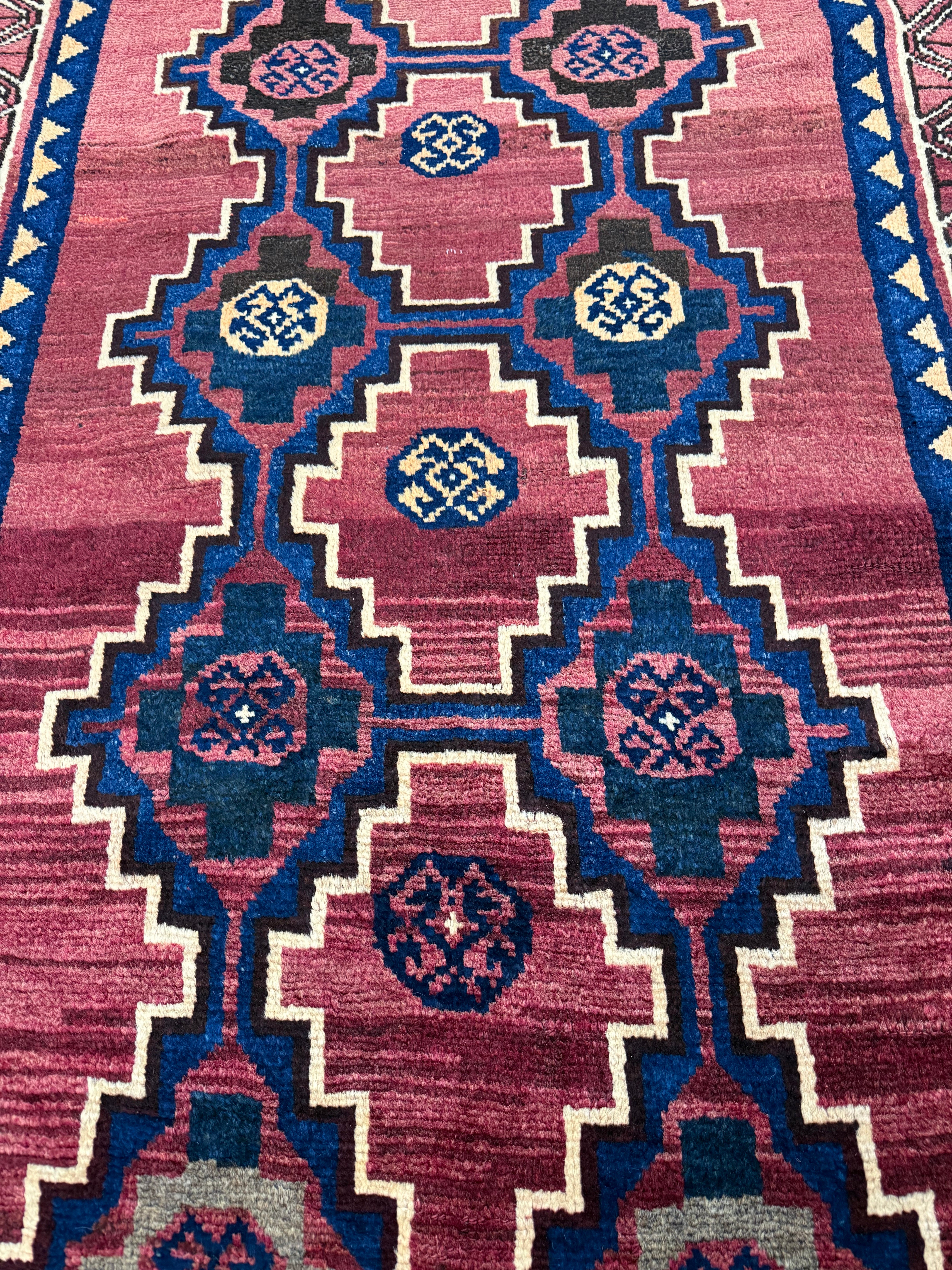 Vintage Sirjan Luri Wool Runner. Original rug photograph; SKU RR 32366; source IMG_7520.