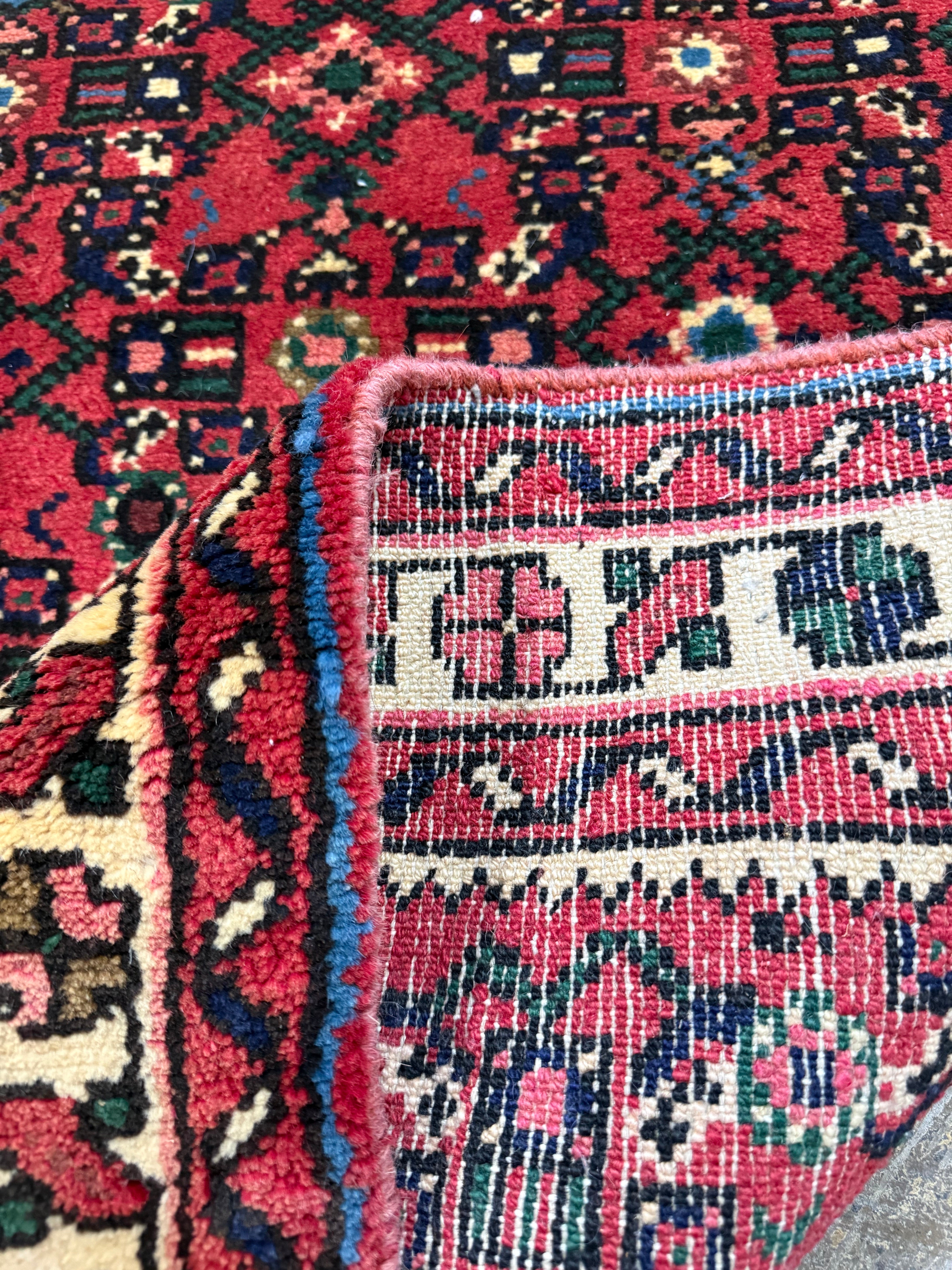 Vintage Hosseinabad Wool Runner | 2'6" × 12'7". Original rug photograph; SKU RR 32375; source undefined.