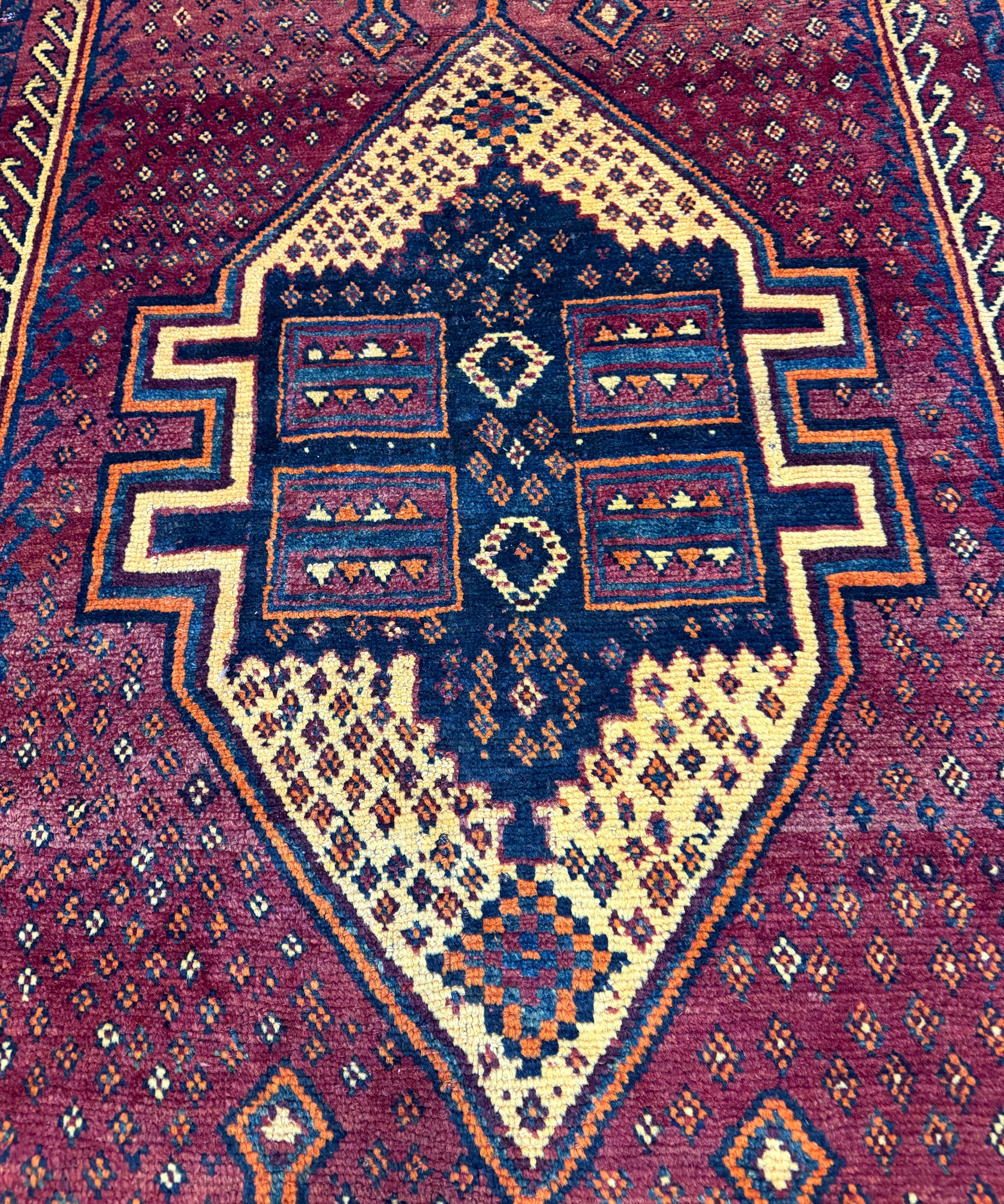 Vintage Fars Luri Rug — Dark Central Medallion on Red. Original rug photograph; SKU RR32531; source IMG_6913.
