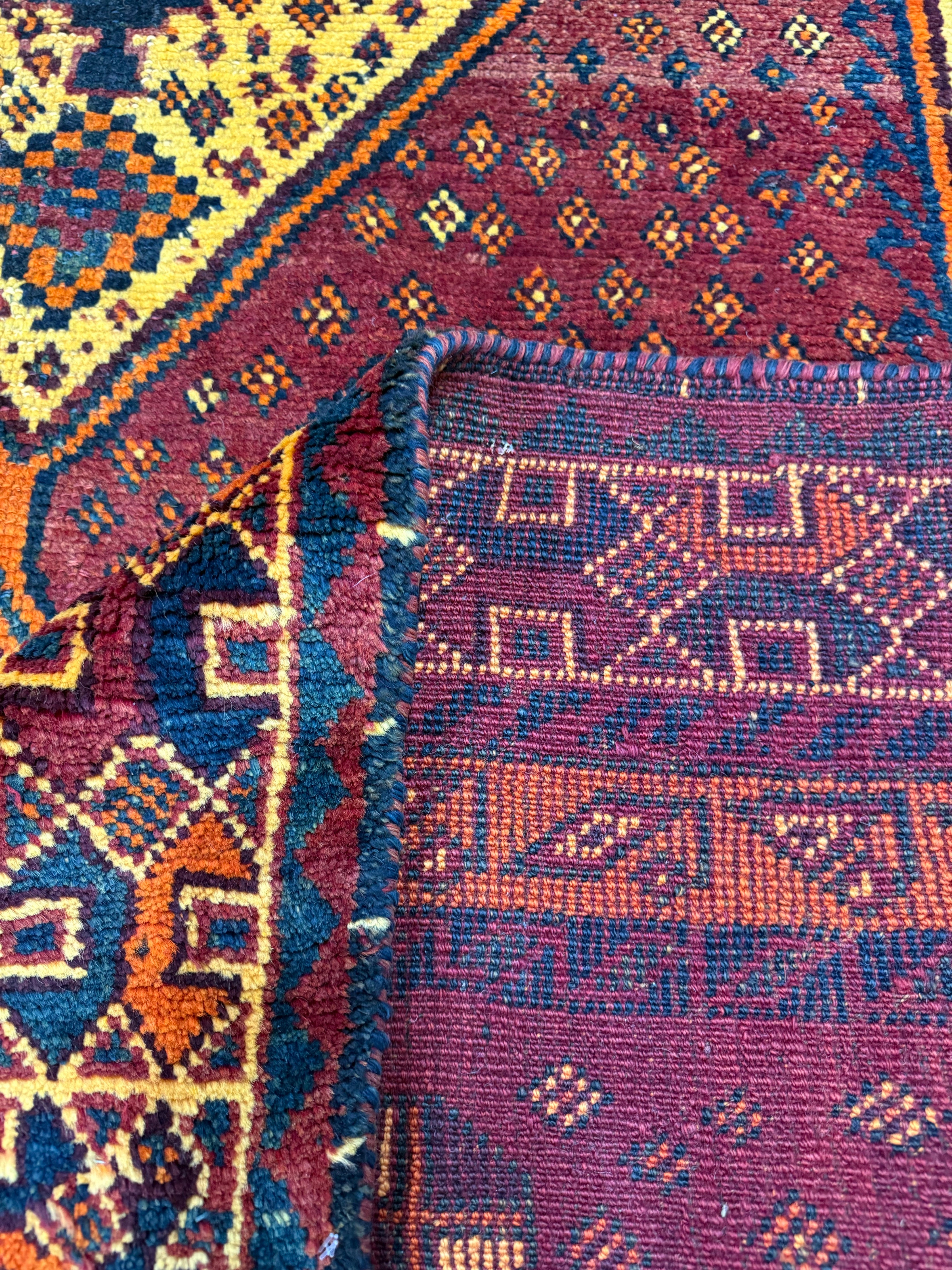 Vintage Fars Luri Rug — Dark Central Medallion on Red. Original rug photograph; SKU RR32531; source IMG_6915.