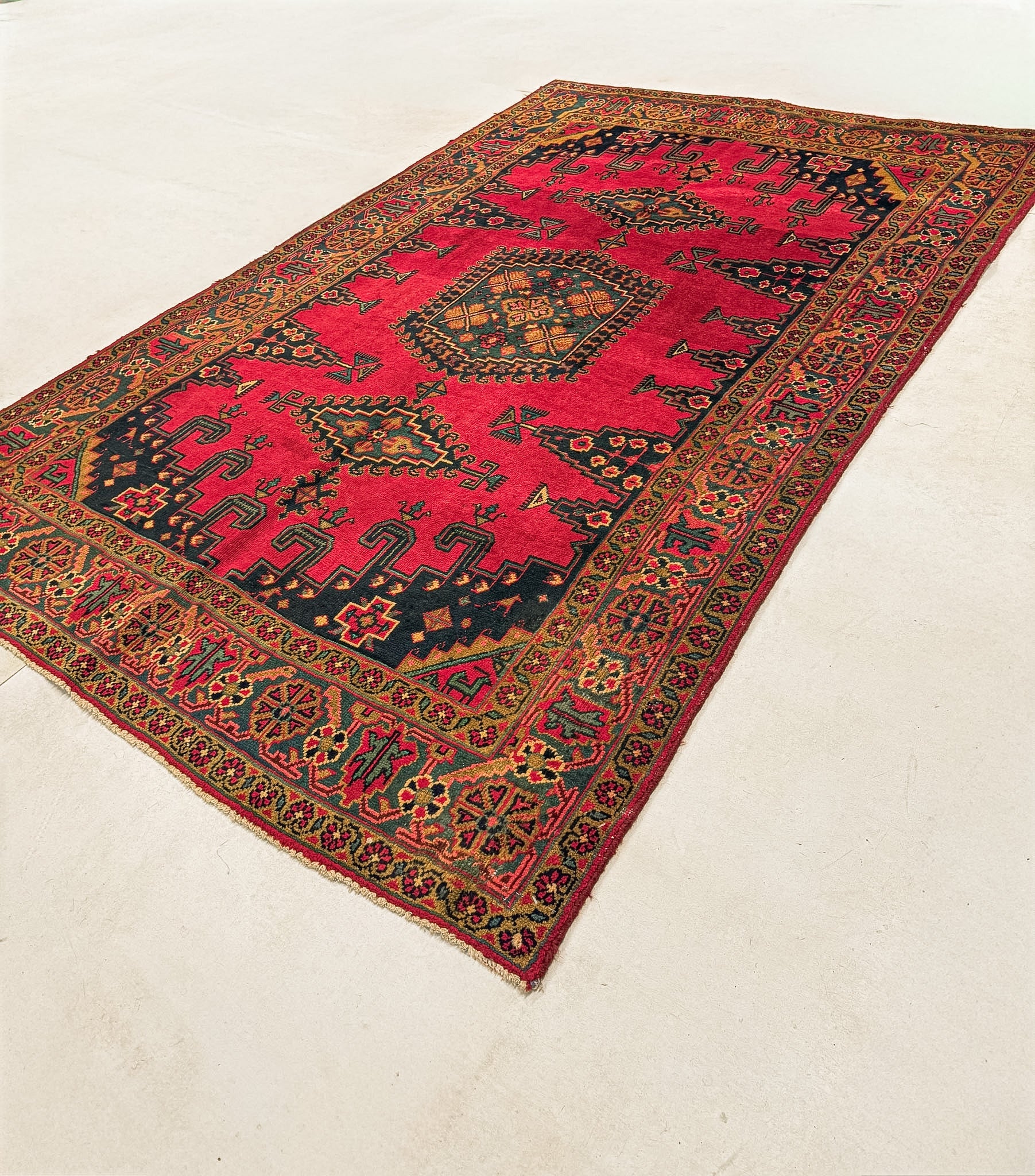 Persian Wiss Rug | 5' 3" x 7' 9" Rug the Rock