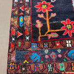 Persian Hamadan Rug, border and fringe detail, hand-knotted wool with red colouring. SKU RR 33017.