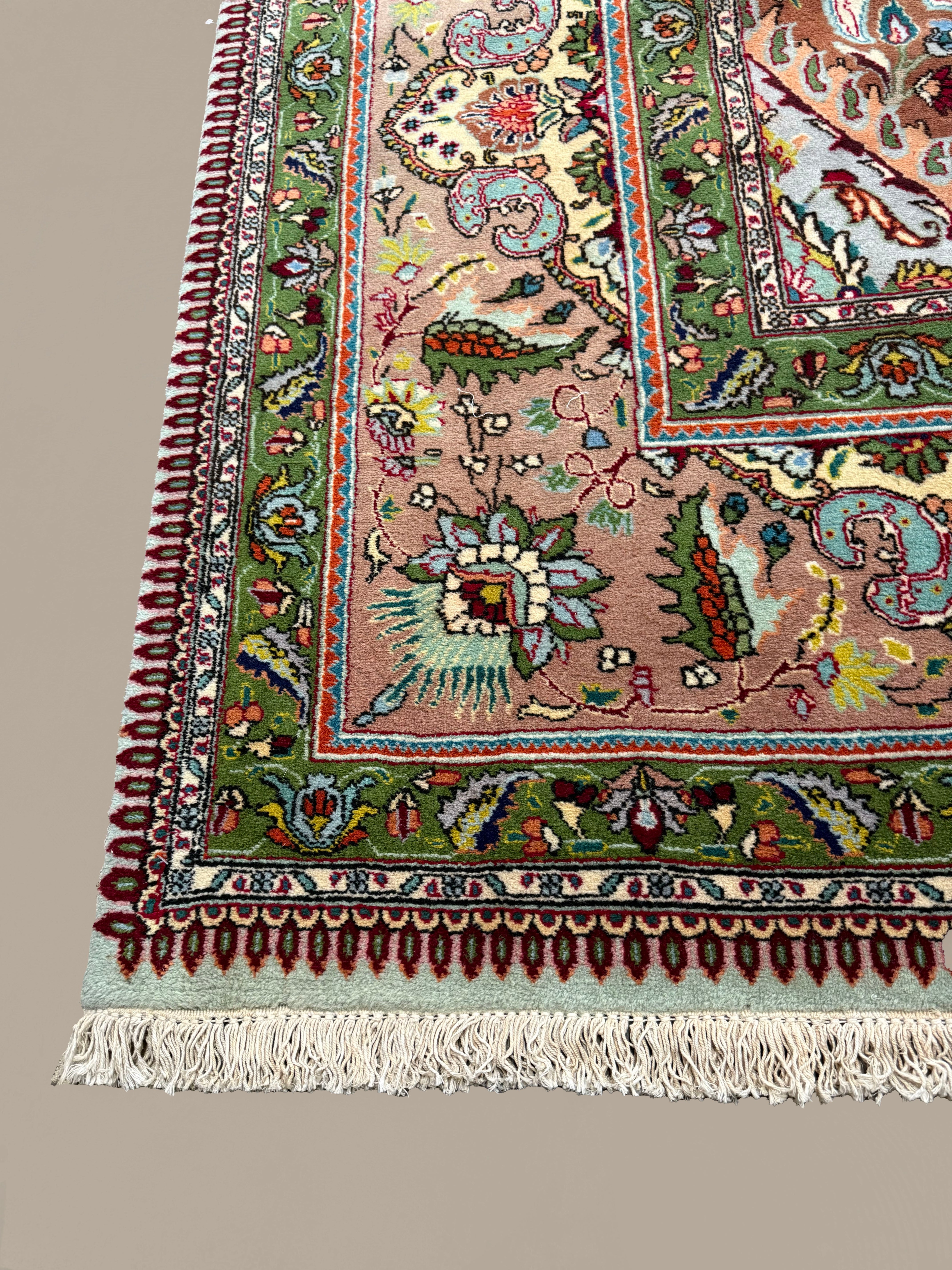 Vintage Tabriz Rug, corner, border and fringe detail, hand-knotted wool pile. SKU RZ 5000.