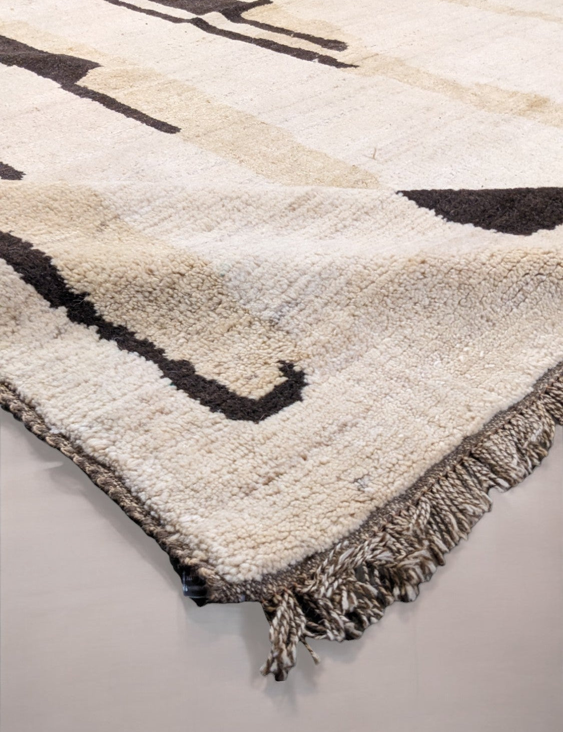 Hand-Knotted Wool Rug — Black Brushstrokes on Pale Beige | 8' × 9'11"