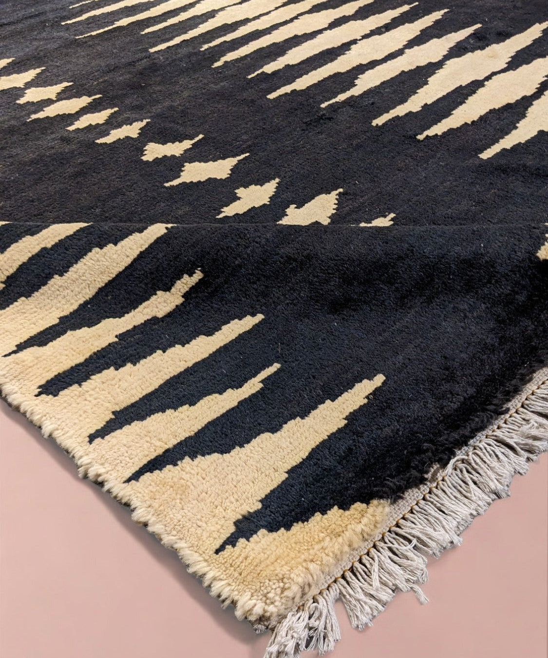 Hand-Knotted Wool Rug — Gold Zigzags on Black | 8'4" × 9'1"