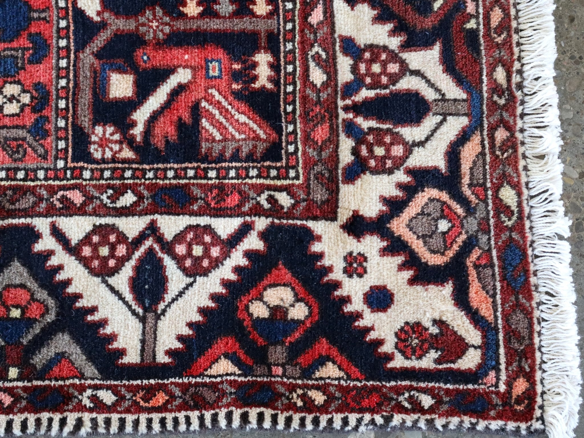Persian Bakhtiari Rug | 5' 1" x 9' 6" - Rug the Rock - available