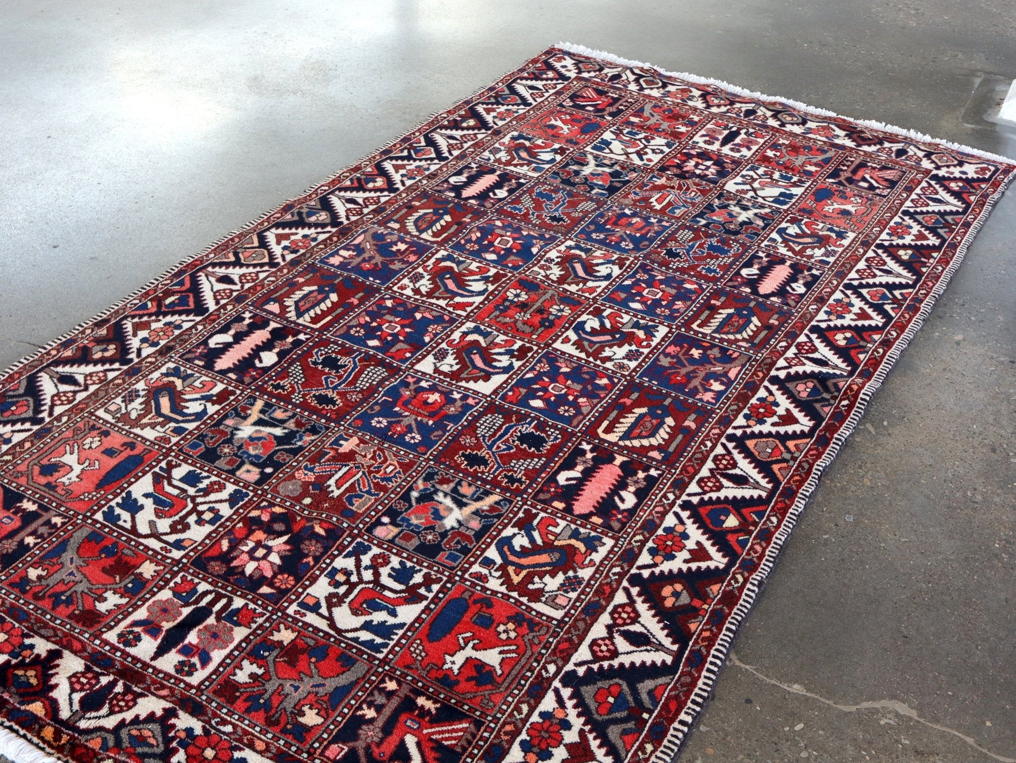 Persian Bakhtiari Rug | 5' 1" x 9' 6" - Rug the Rock - available