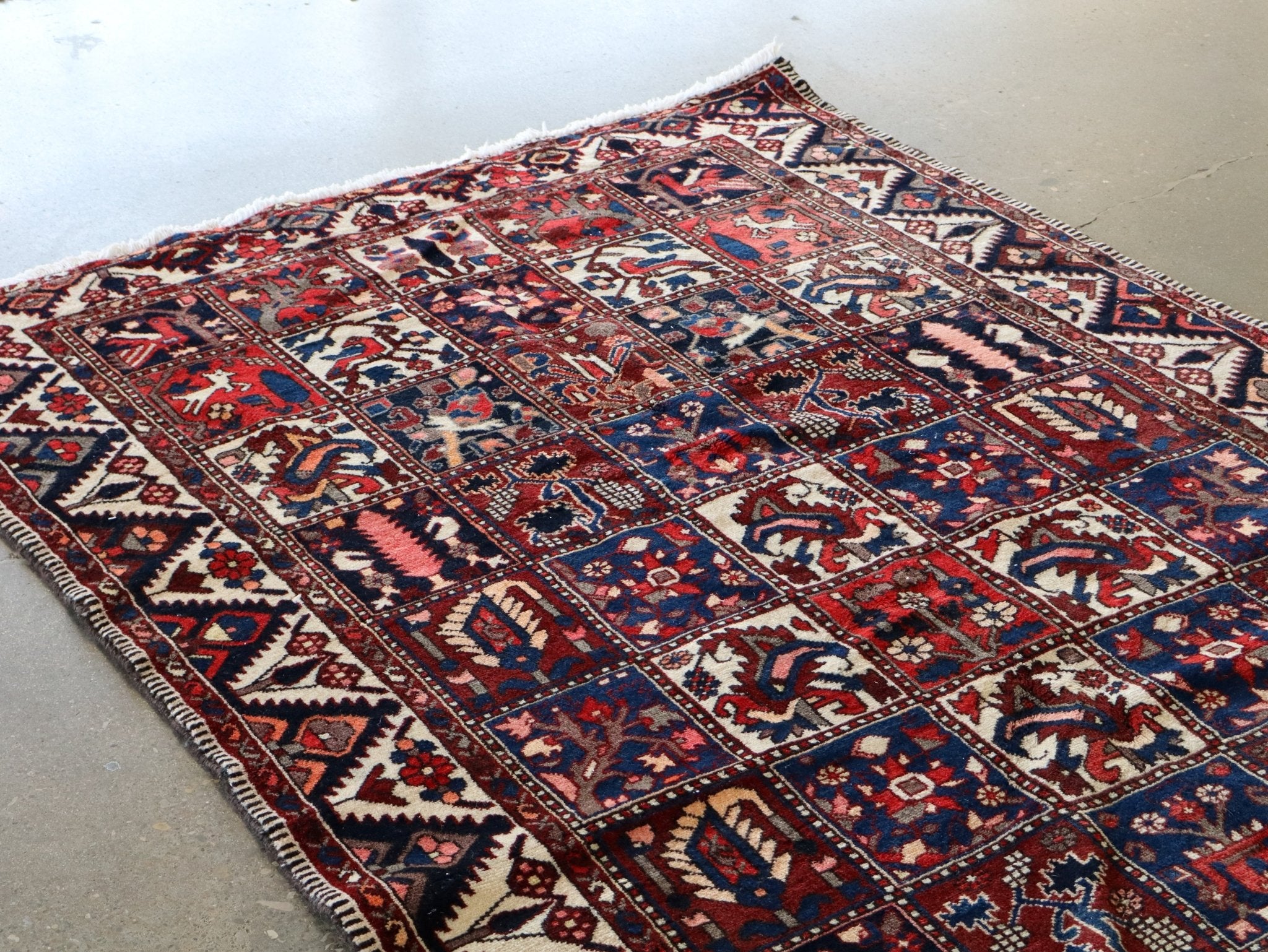 Persian Bakhtiari Rug | 5' 1" x 9' 6" - Rug the Rock - available