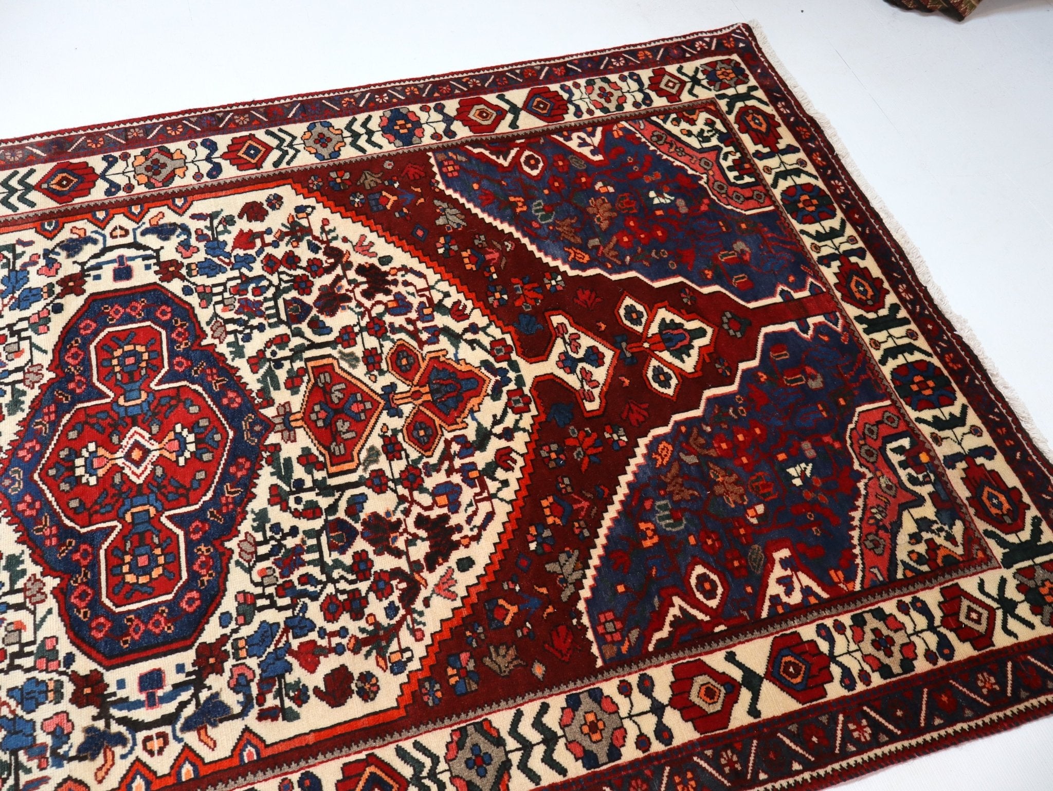Persian Bakhtiari Rug | 5' 2" x 9' 10" - Rug the Rock - 5 x 86 x 97 x 10