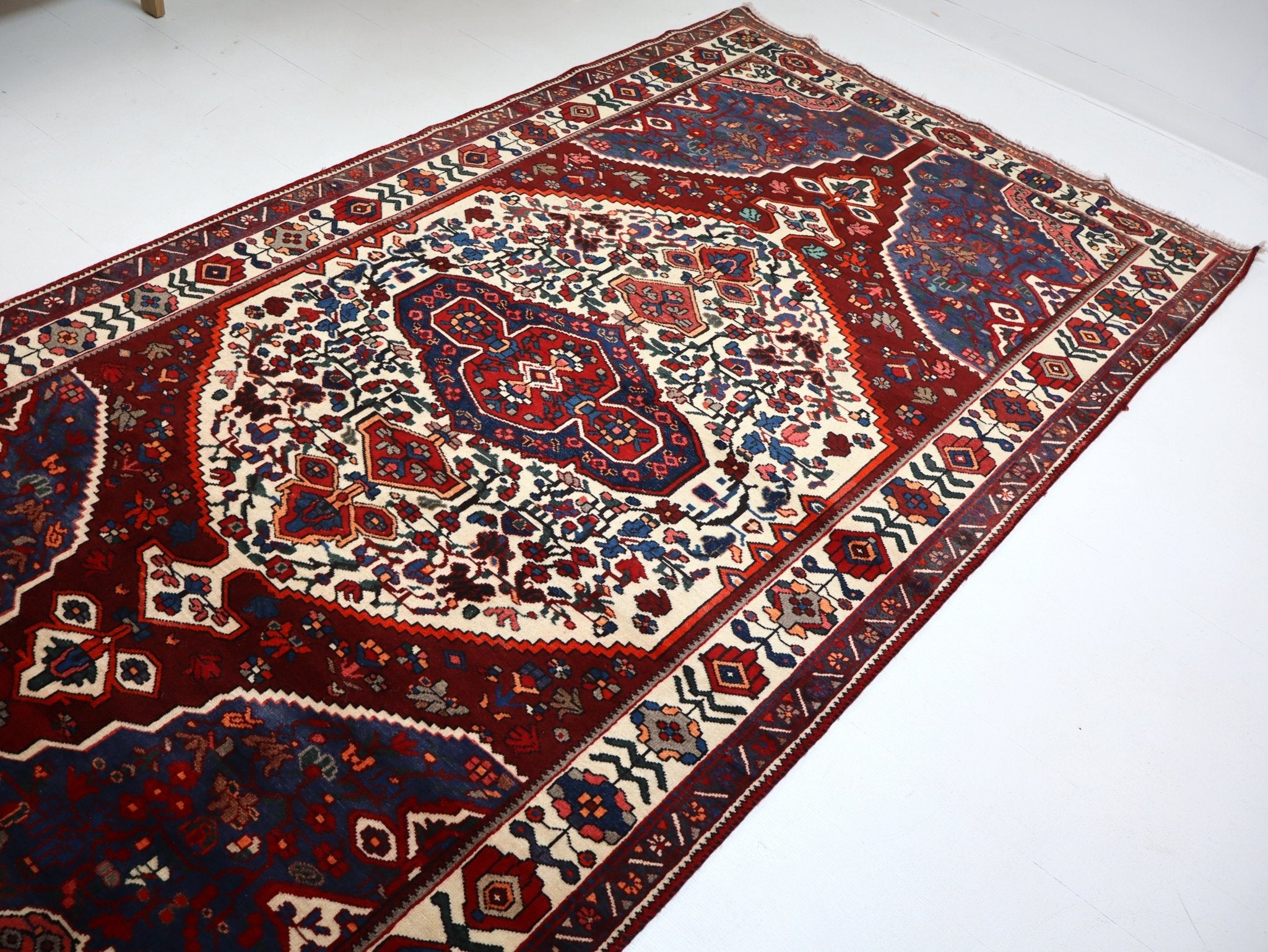 Persian Bakhtiari Rug | 5' 2" x 9' 10" - Rug the Rock - 5 x 86 x 97 x 10