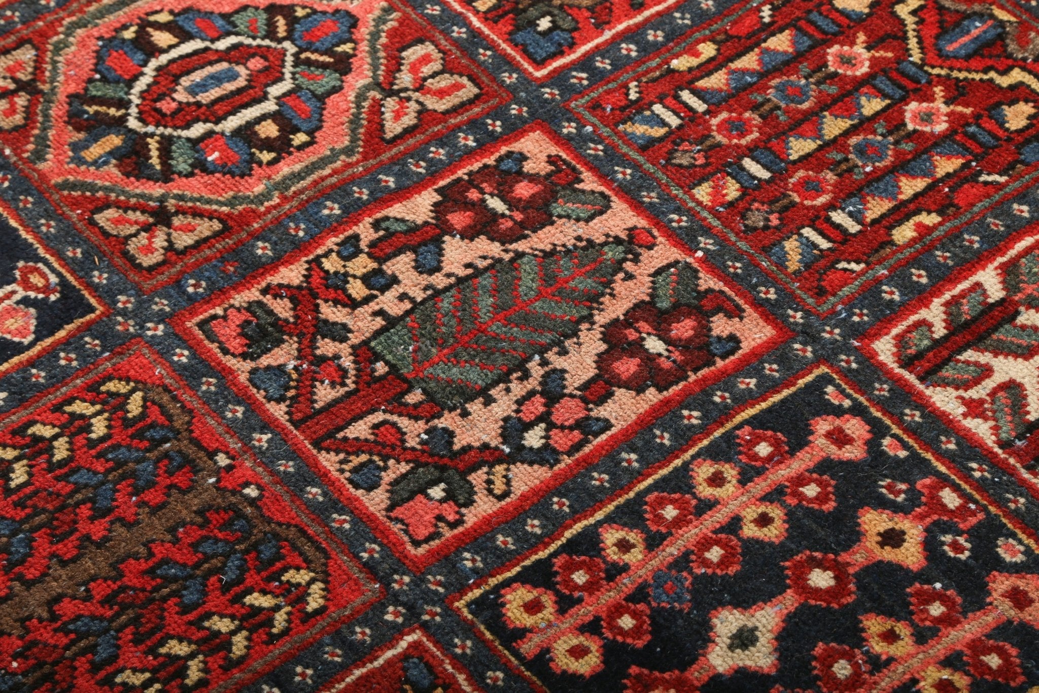 Persian Bakhtiari Rug | 8' 6" x 12' 6" - Rug the Rock - 