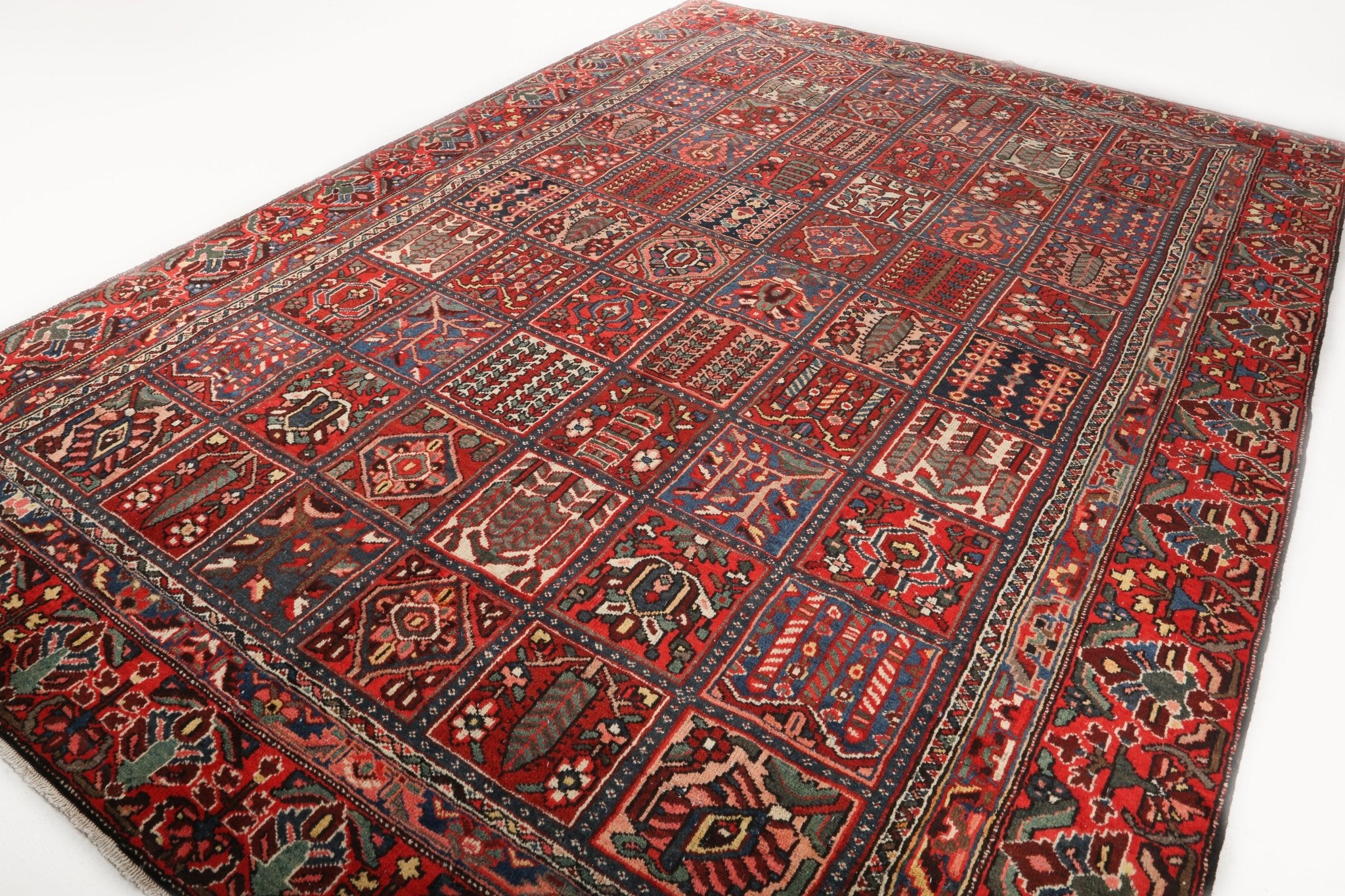 Persian Bakhtiari Rug | 8' 6" x 12' 6" - Rug the Rock - 