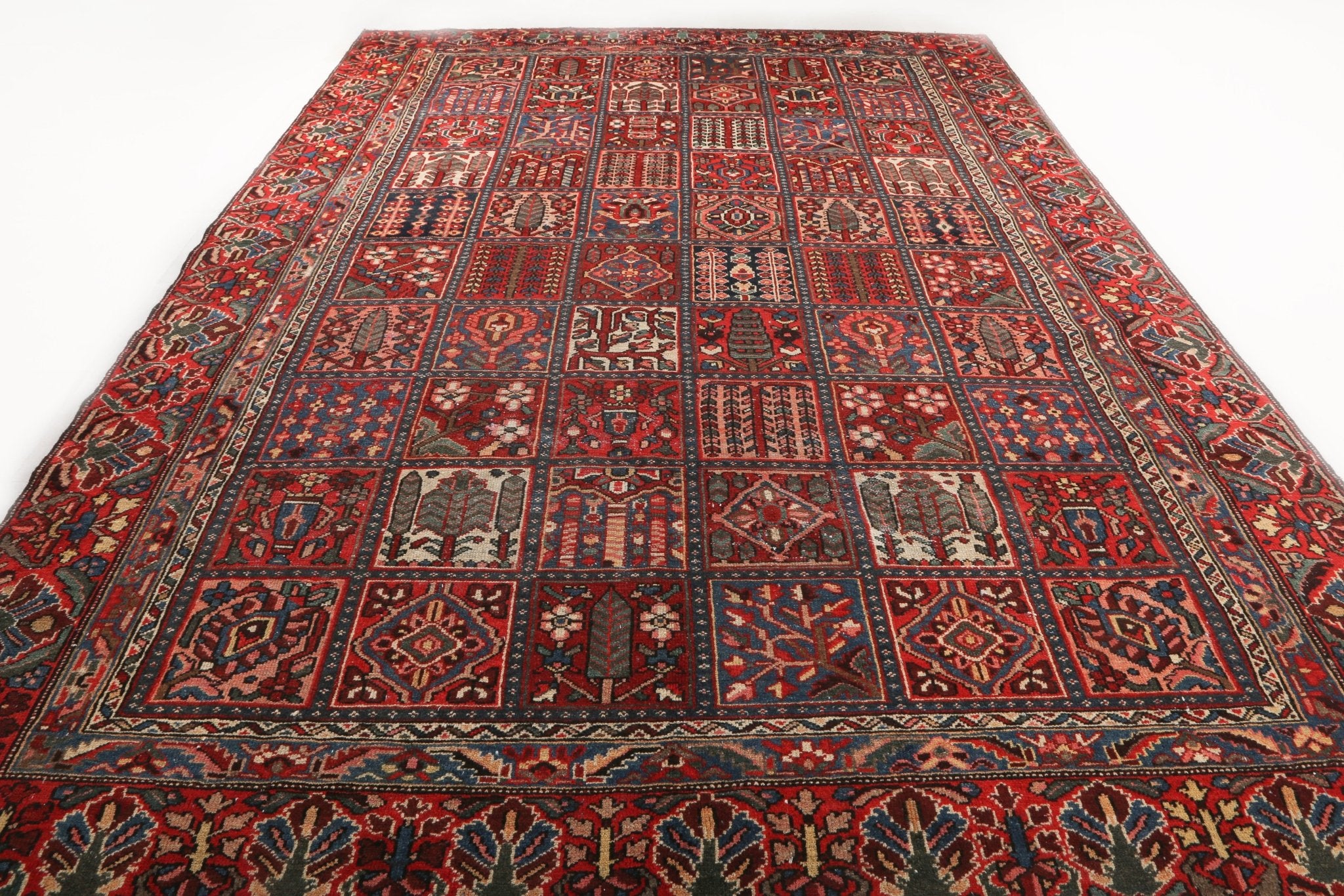 Persian Bakhtiari Rug | 8' 6" x 12' 6" - Rug the Rock - 