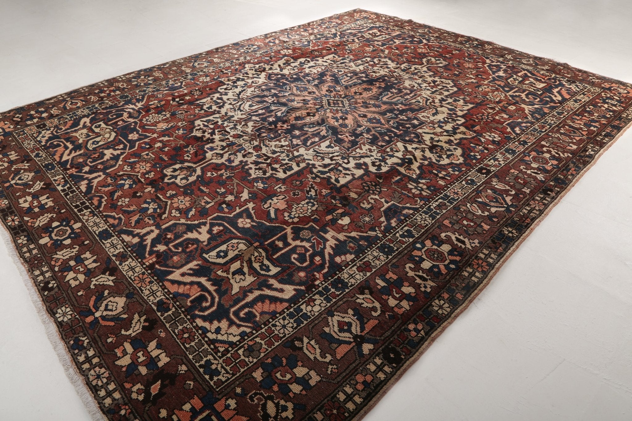 Persian Bakhtiari Rug | 9' 10" x 12' 9" - Rug the Rock - 