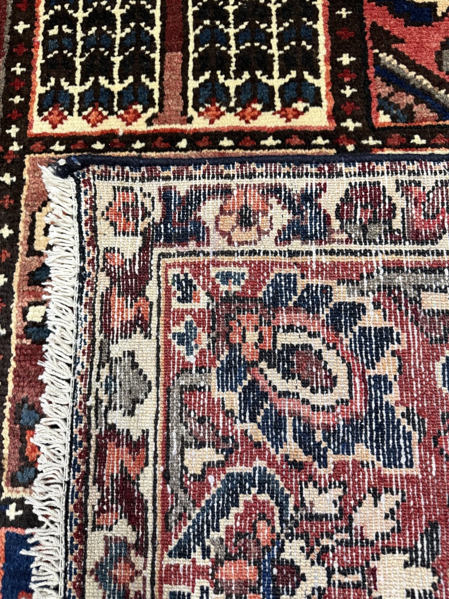 Persian Bakhtiari Rug | 9' 9" x 12' 2" - Rug the Rock - availableBakhtiariHand-knotted