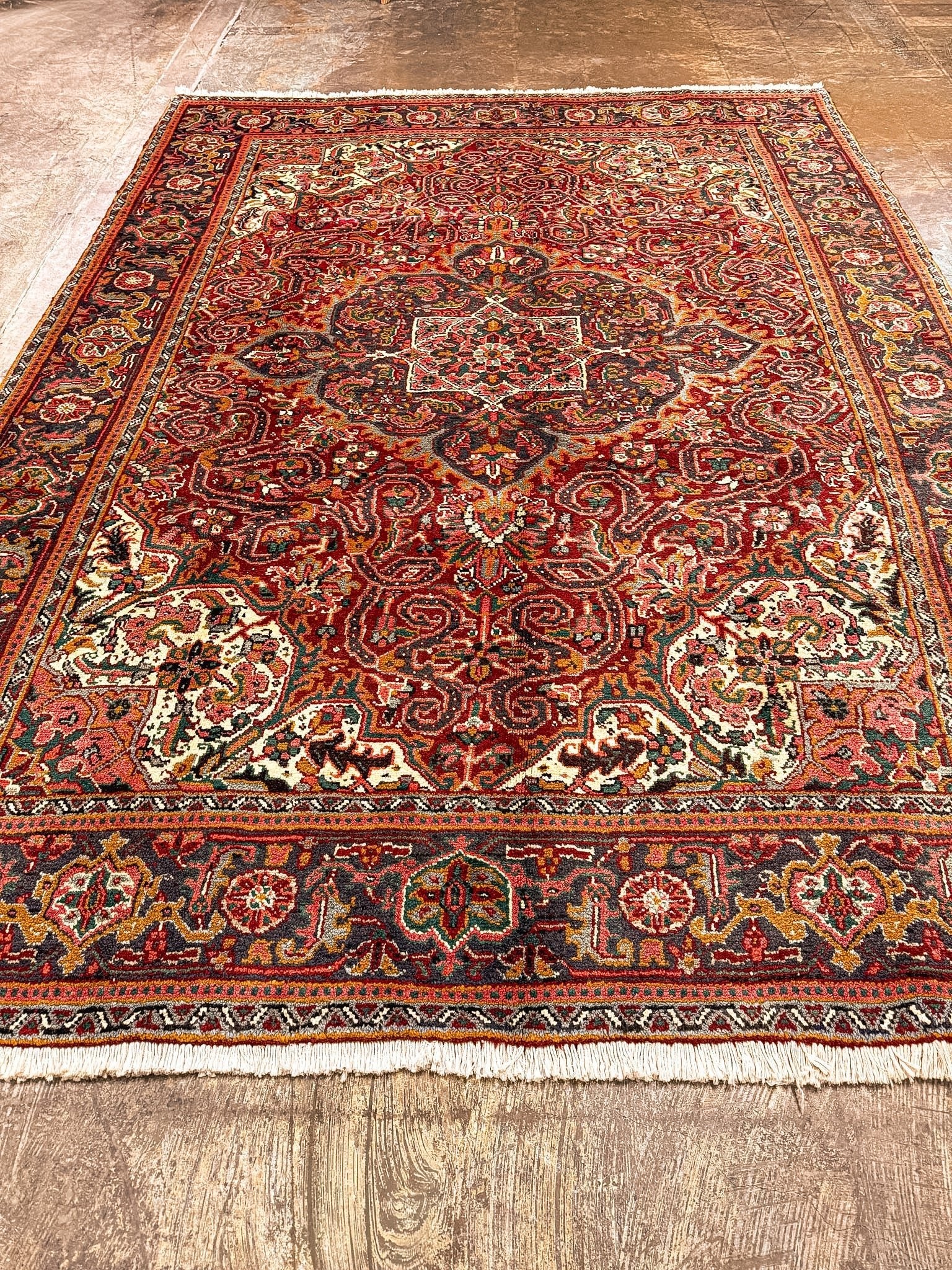 Persian Heriz Rug | 6' 11" x 9' 3" - Rug the Rock - available