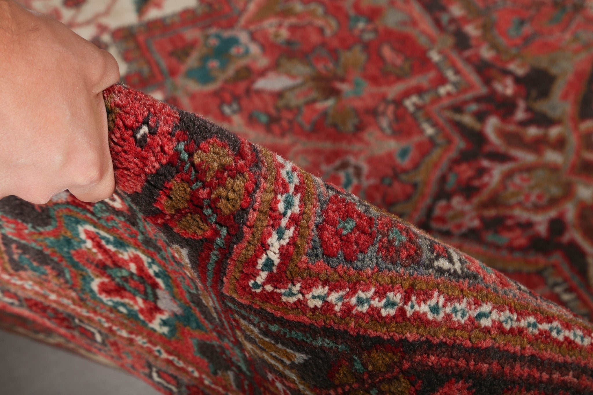 Persian Heriz Rug | 6' 9" x 9' 6" - Rug the Rock - 