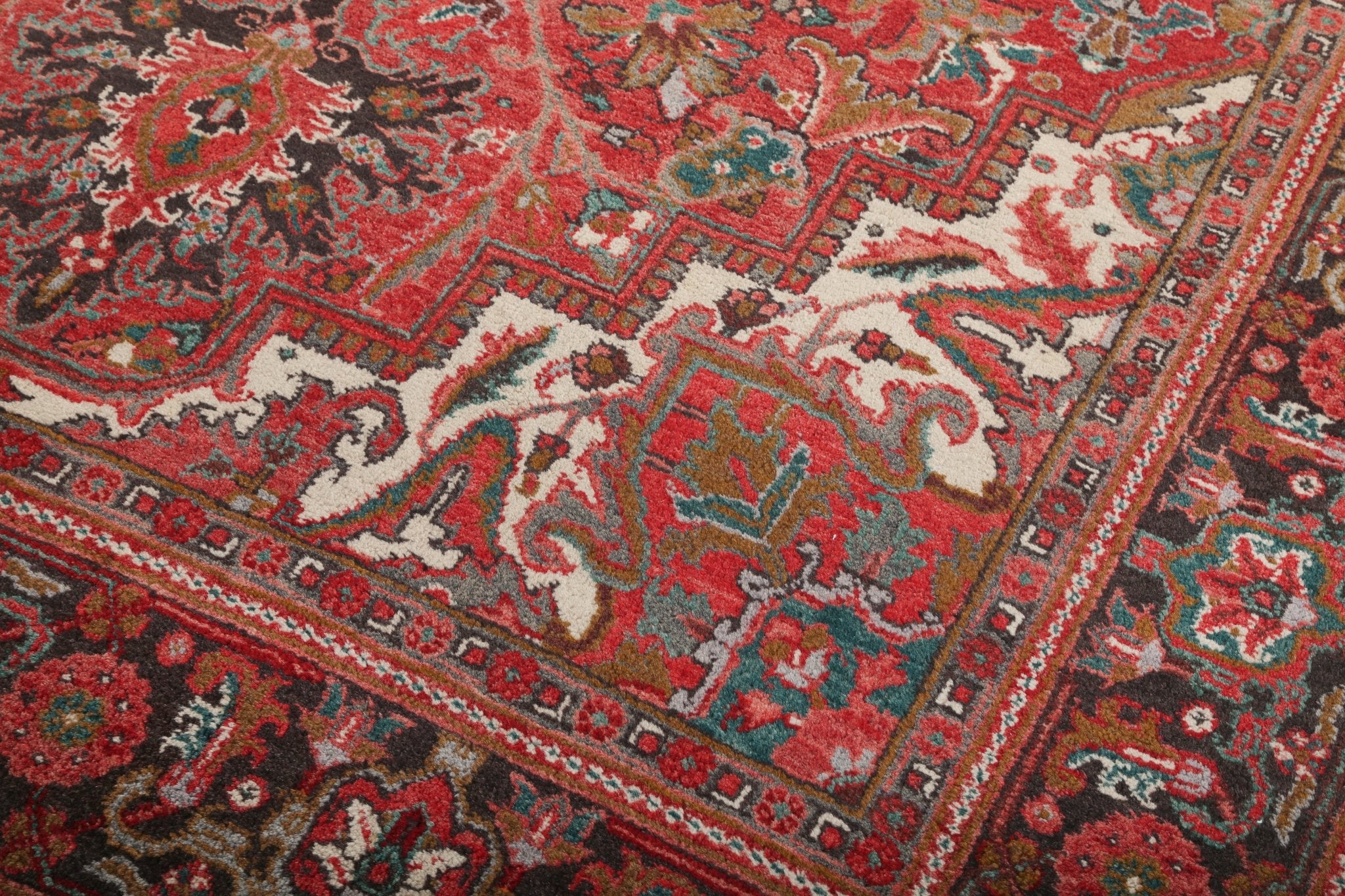 Persian Heriz Rug | 6' 9" x 9' 6" - Rug the Rock - 