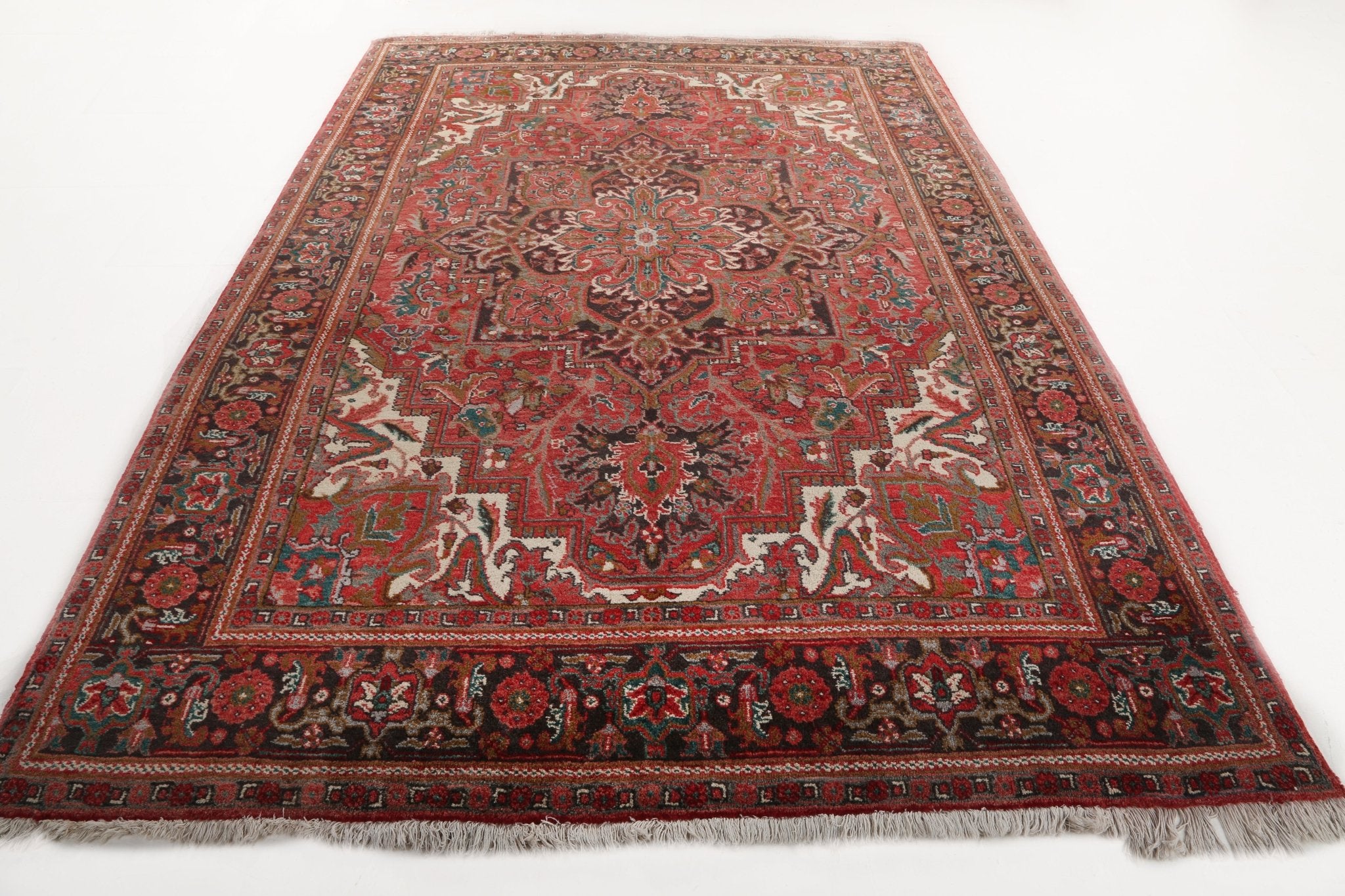 Persian Heriz Rug | 6' 9" x 9' 6" - Rug the Rock - 