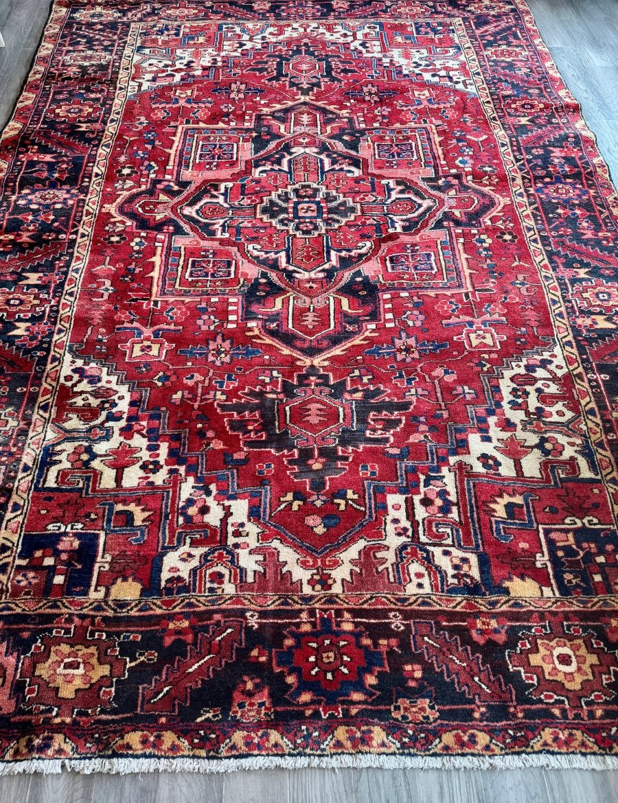 Persian Heriz Rug | 7' 7" x 10' 10" - Rug the Rock