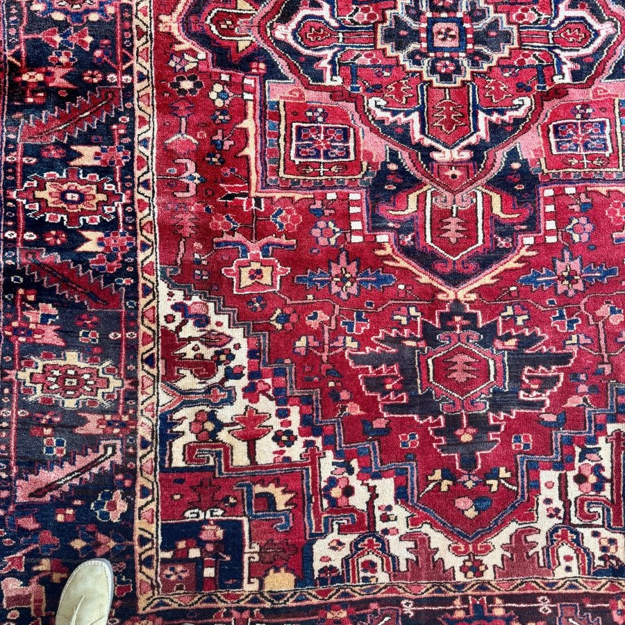 Persian Heriz Rug | 7' 7" x 10' 10" - Rug the Rock