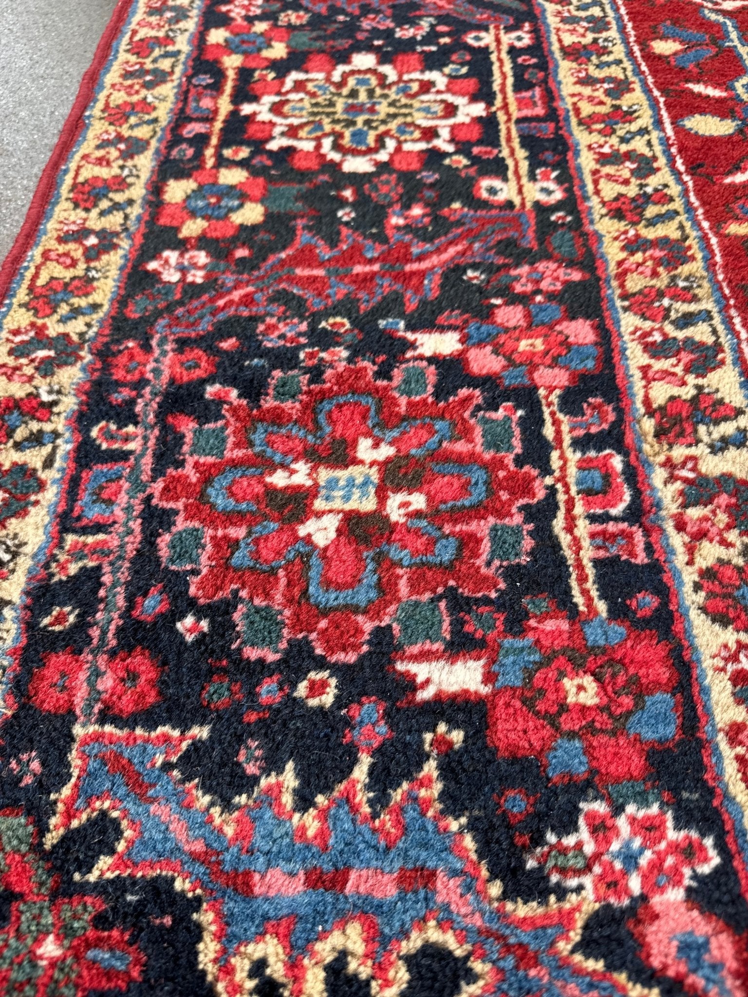 Persian Heriz Rug | 8' 3" x 12' 6" - Rug the Rock - 