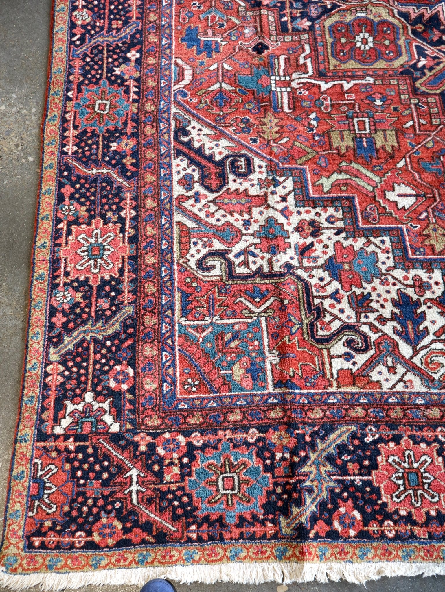 Persian Heriz Rug | 9' 5" x 12' 10" - Rug the Rock - 