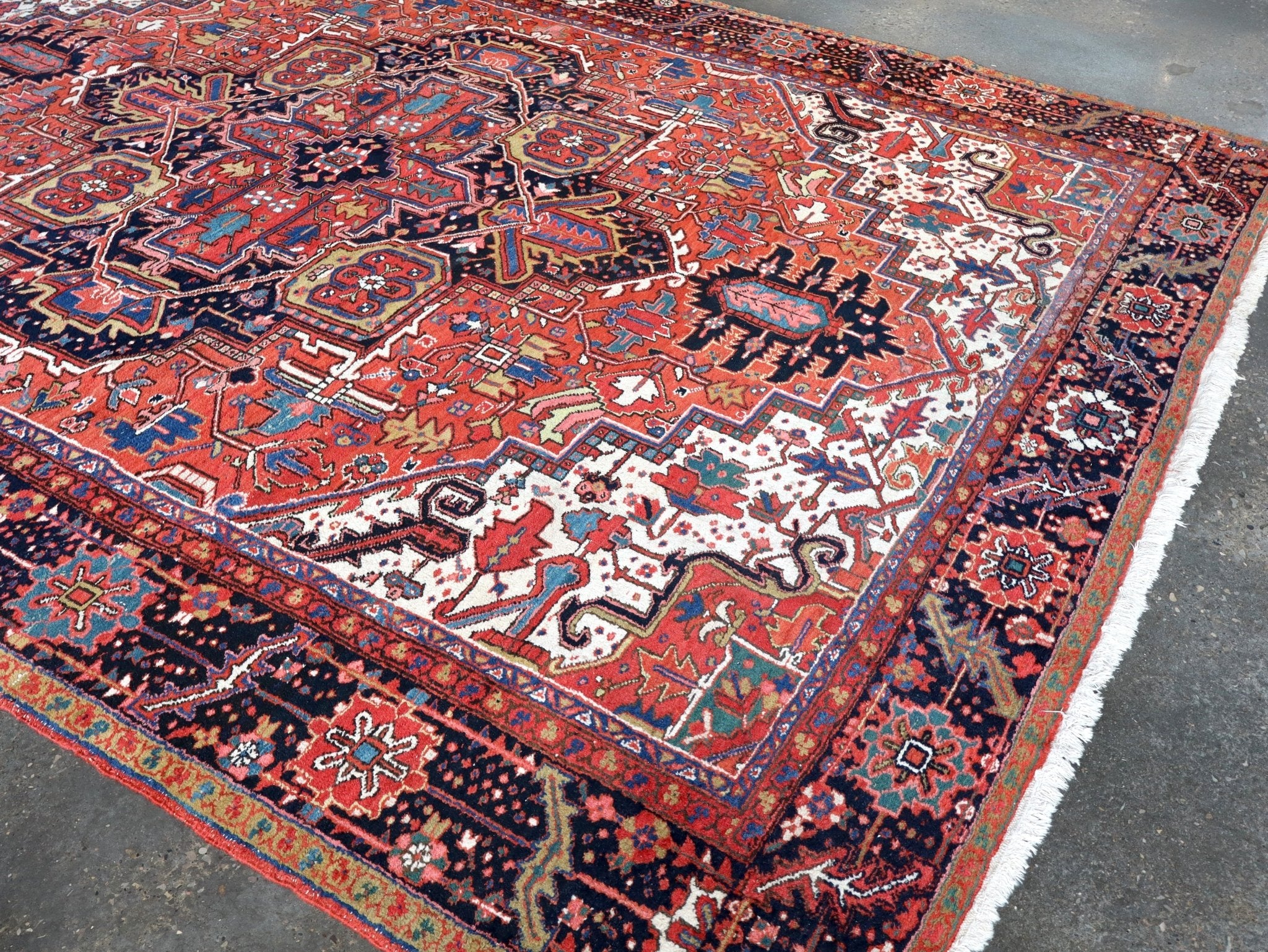 Persian Heriz Rug | 9' 5" x 12' 10" - Rug the Rock - 