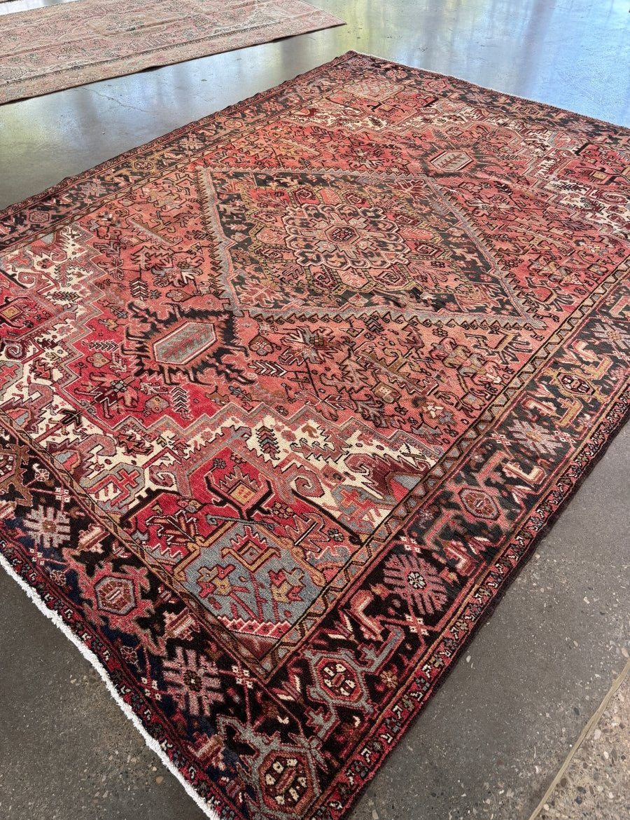 Persian Heriz Rug | 9' 8" x 12' 8" - Rug the Rock