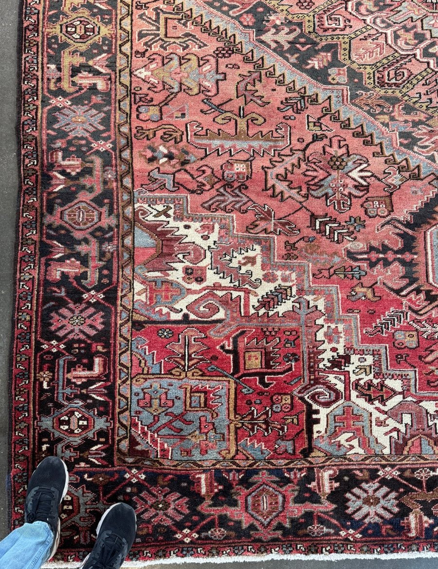 Persian Heriz Rug | 9' 8" x 12' 8" - Rug the Rock