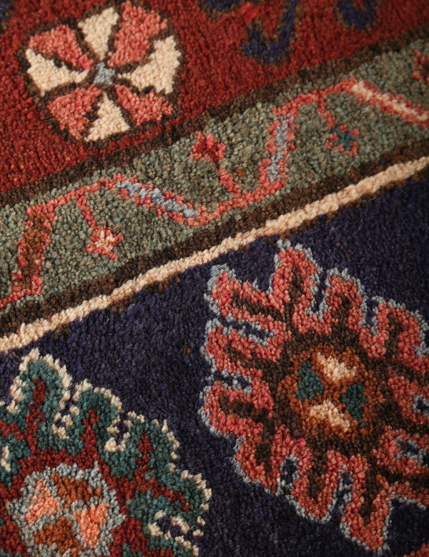 Persian Jozan Rug | 3' 11" x 7' 8" - Rug the Rock - 