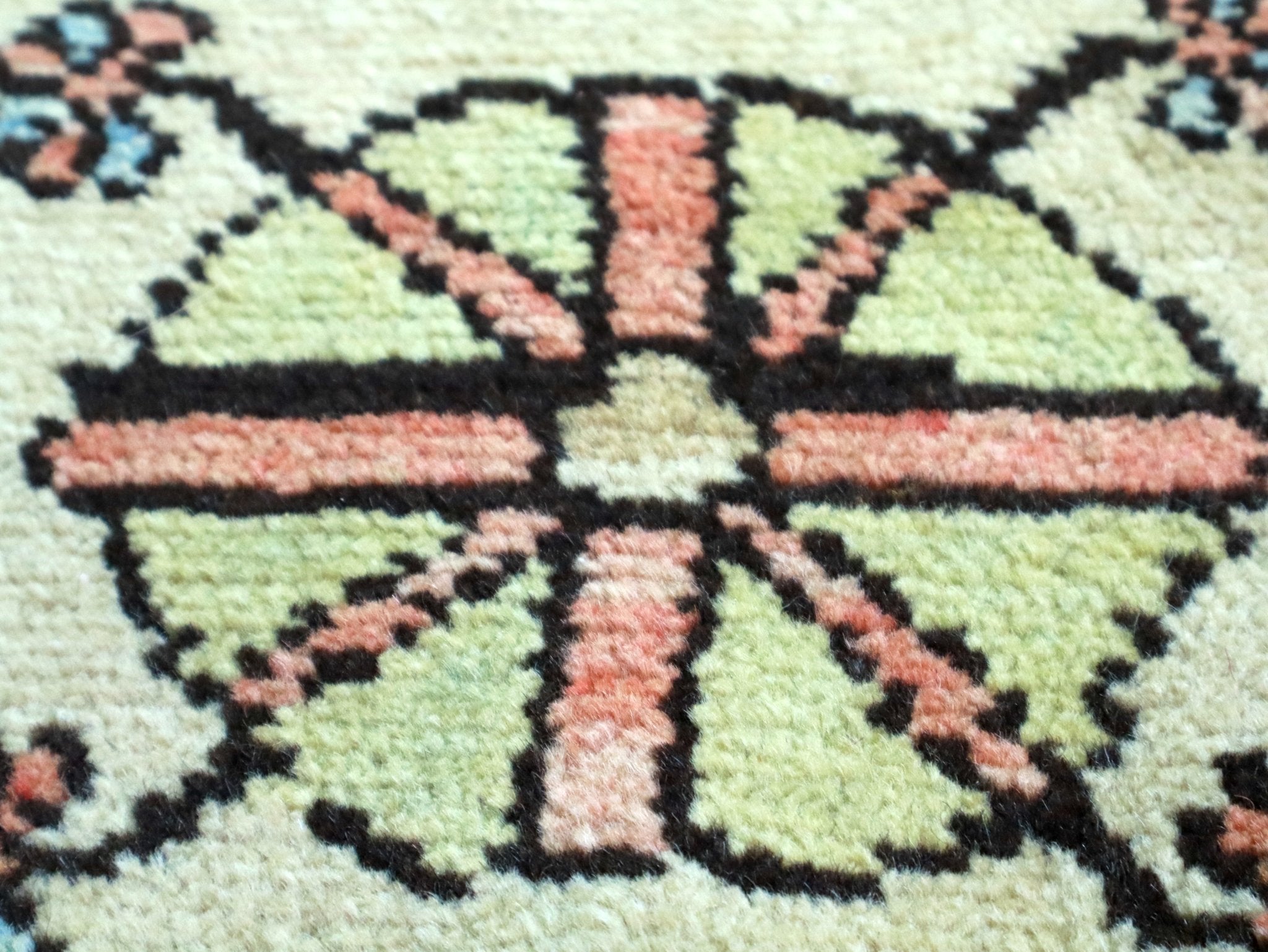 Persian Karaja Rug | 7' 11" x 9' 5" - Rug the Rock - 