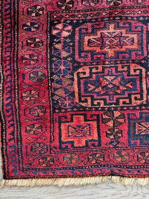 Persian Lori Rug | 2' 5" x 2' 7"