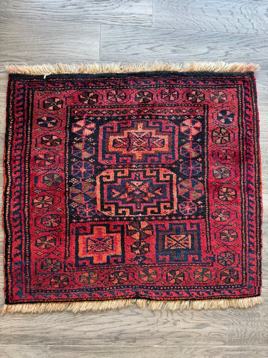 Persian Lori Rug | 2' 5" x 2' 7" - Rug the Rock