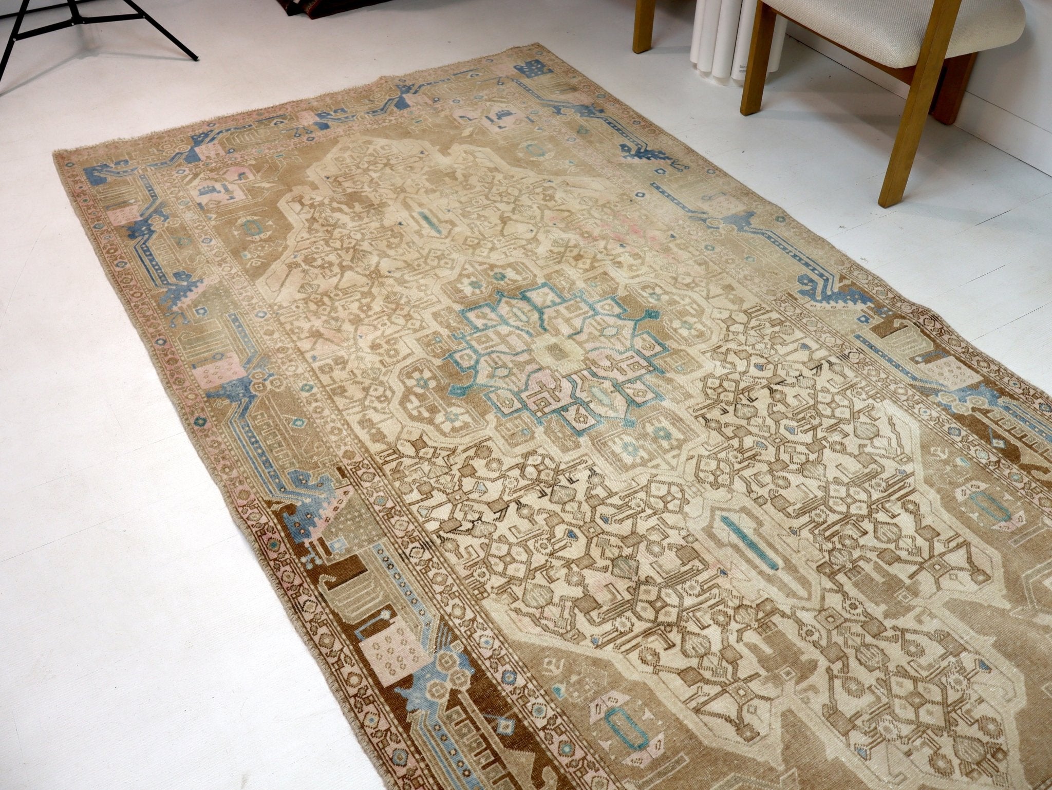 Persian Nahavand Rug | 5' 1” x 9' 4" - Rug the Rock - 