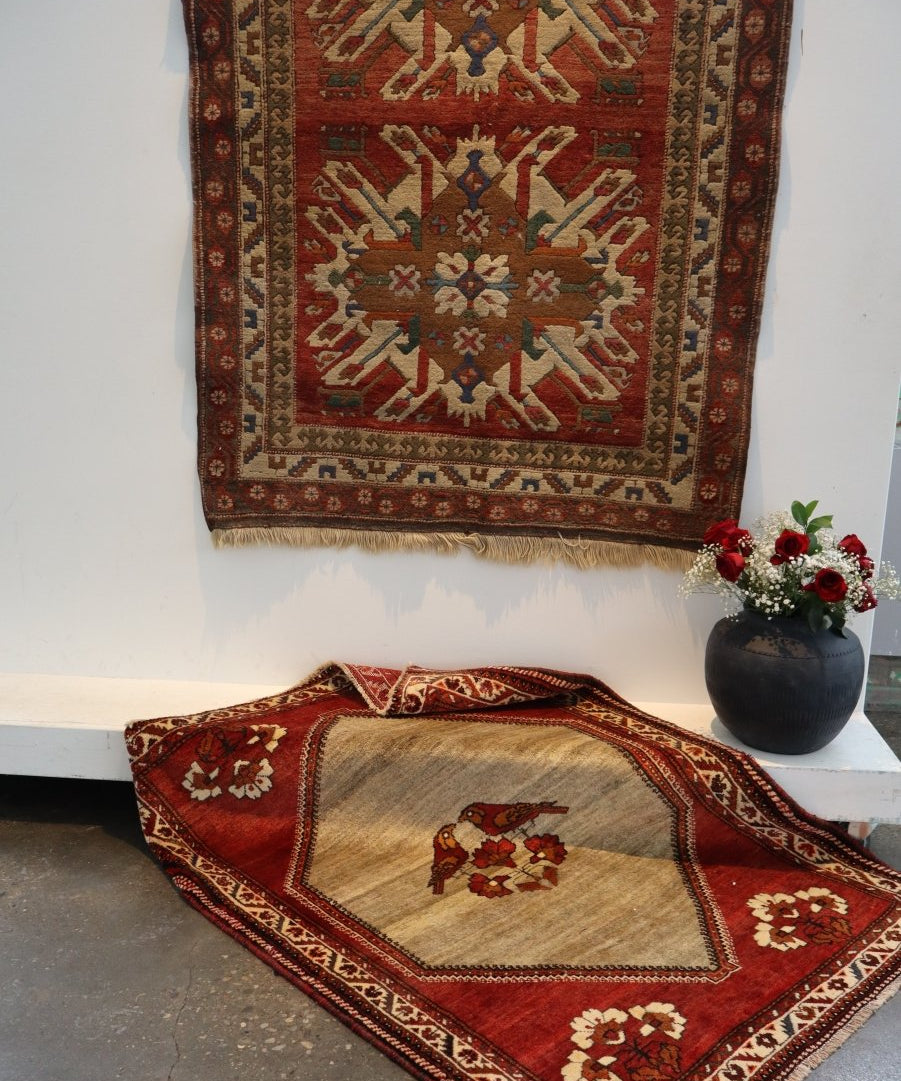 Persian Qashqai Gabbeh rug, red and ivory, square medallion and patterned border